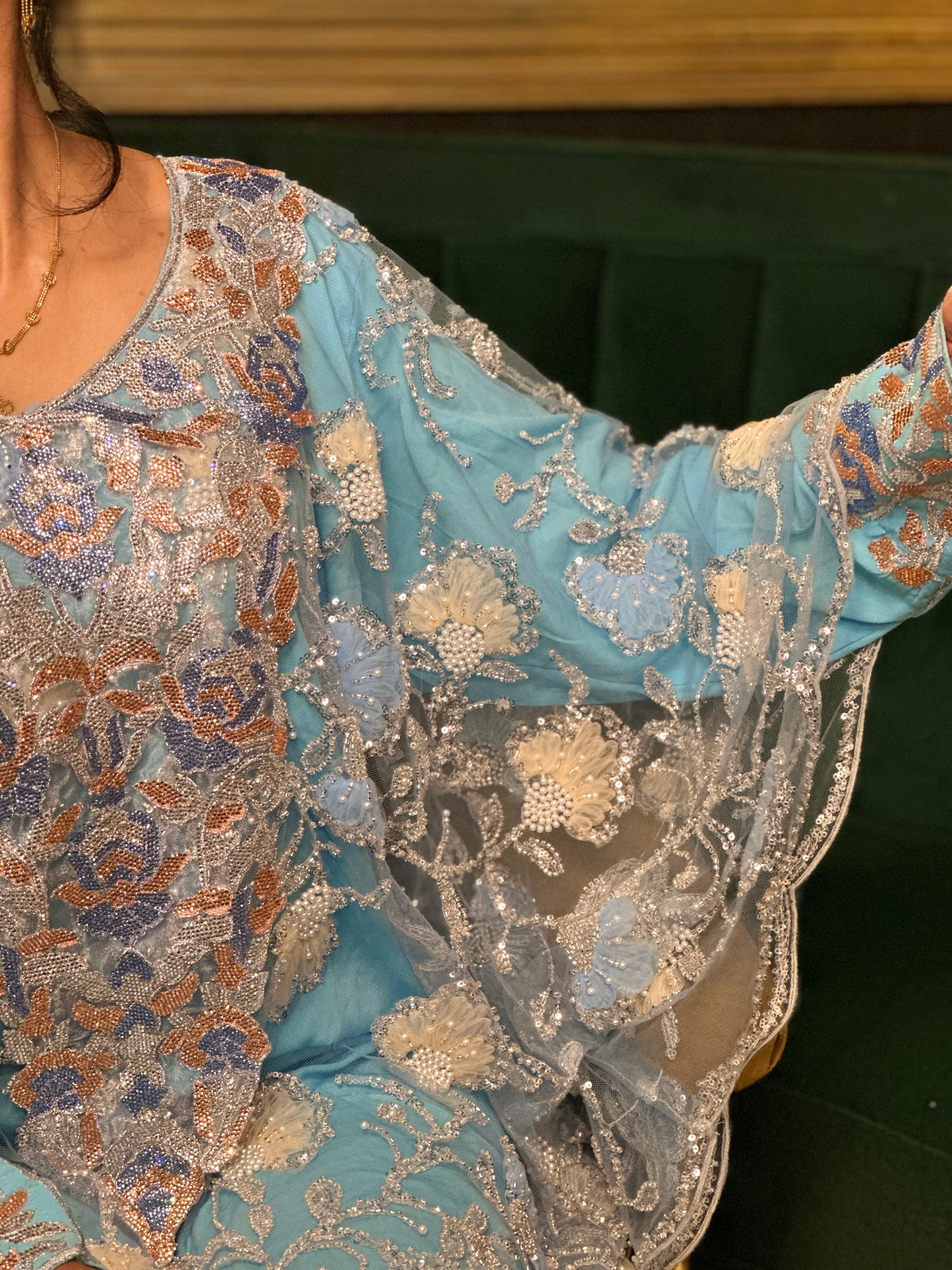 Fully handmade Emirates Thobe, two pieces with cream chiffon Sheila