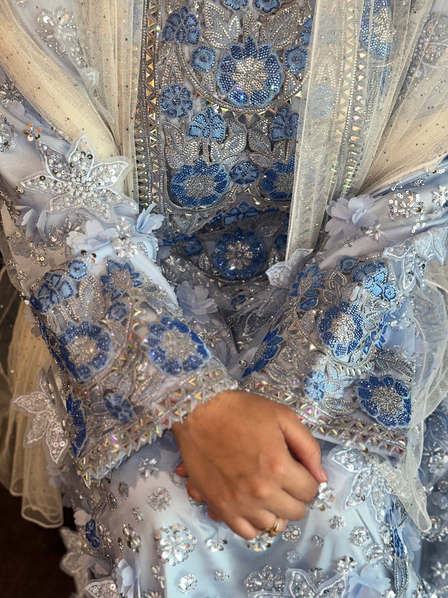 3D handmade mkhwar with with white chiffon Sheila