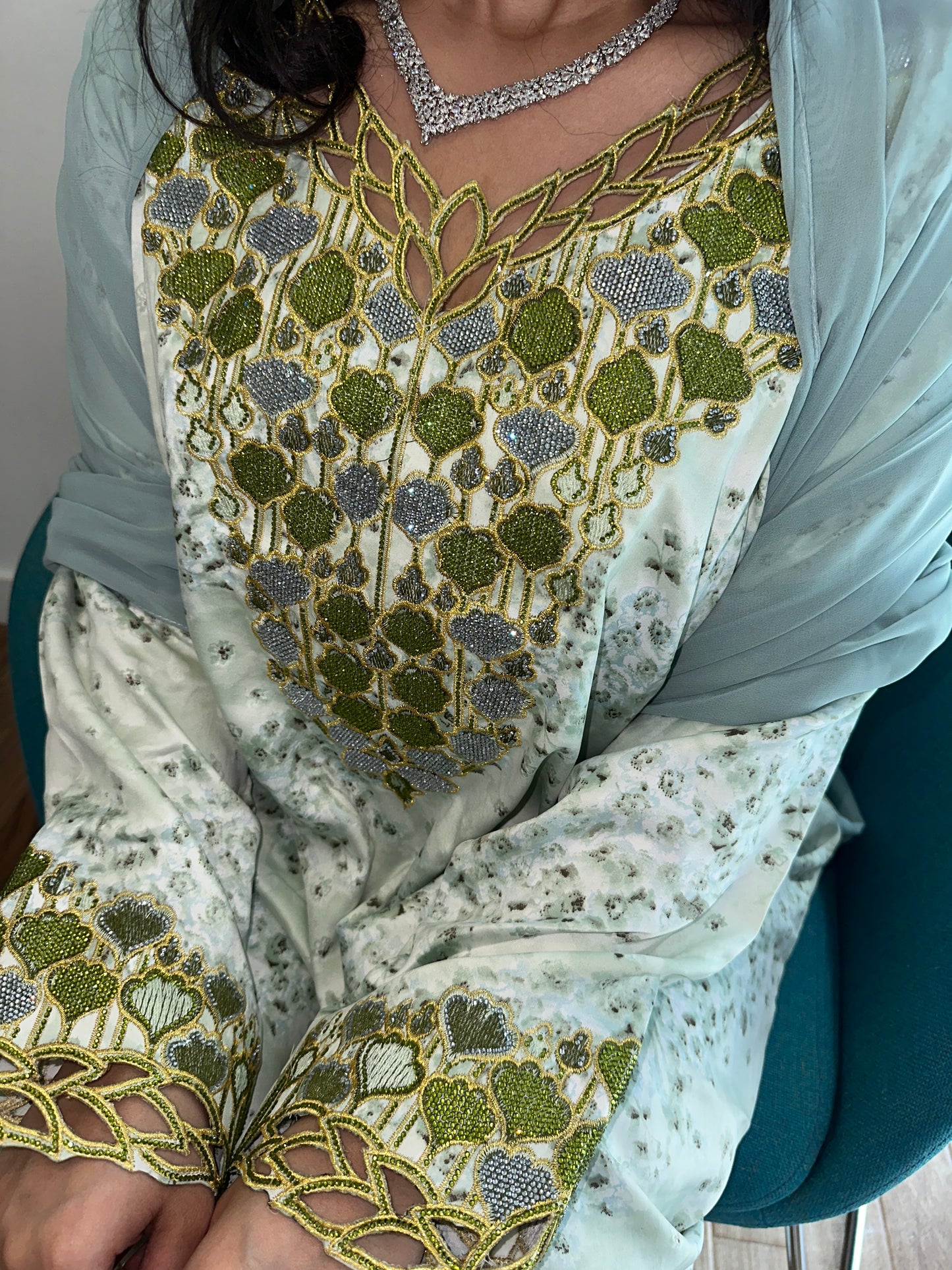 Green mkhawar with matching Shiela