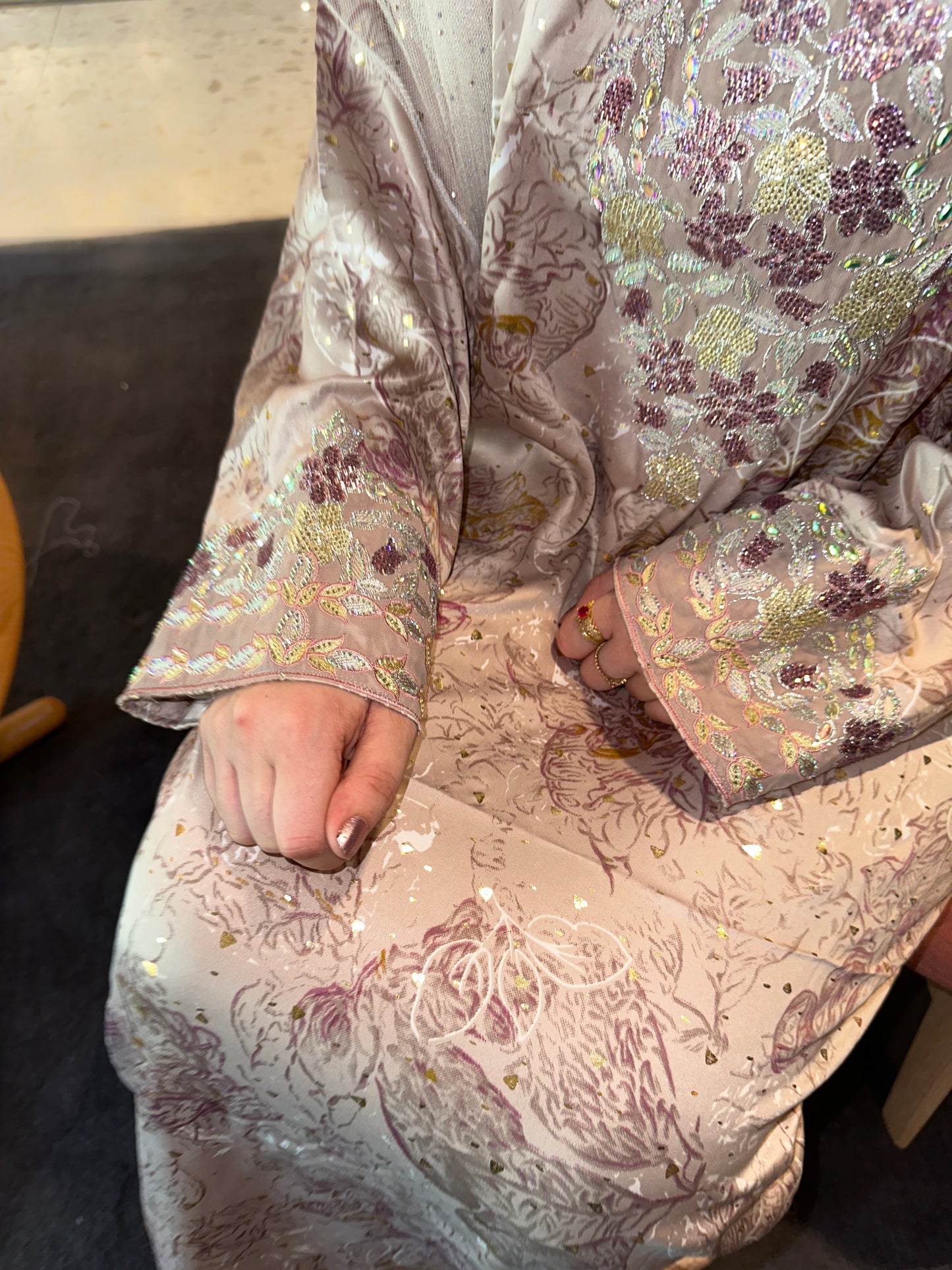 Purple enzeray mkwar with white chiffon Sheila