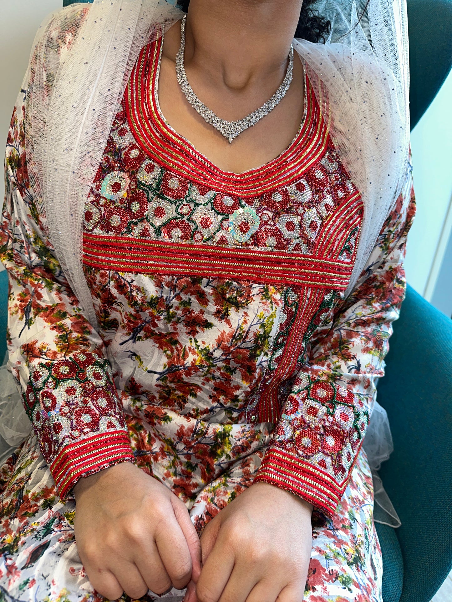 Red mkhawar with Arabic sleeves