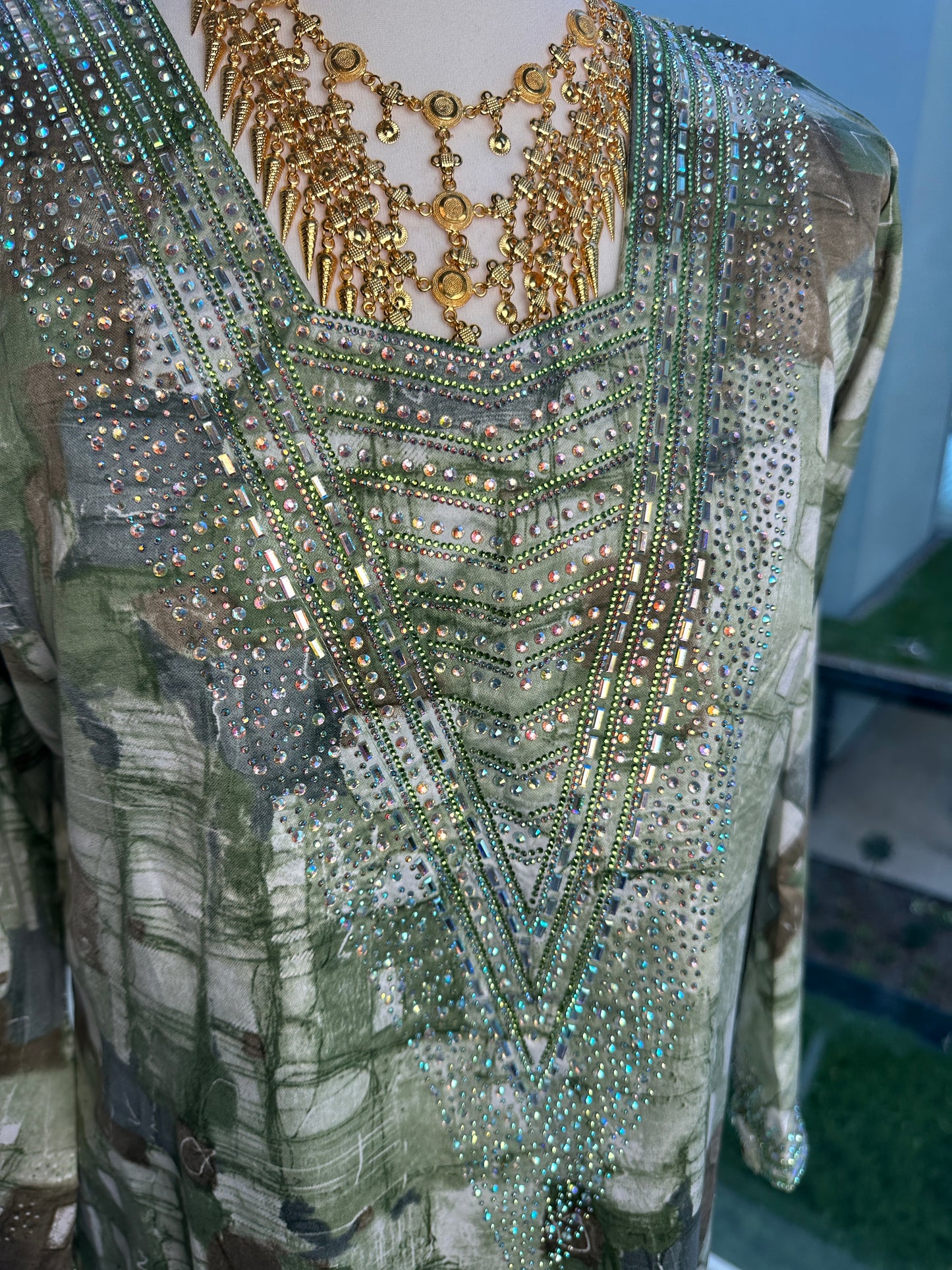 Earthy green Mukhawar