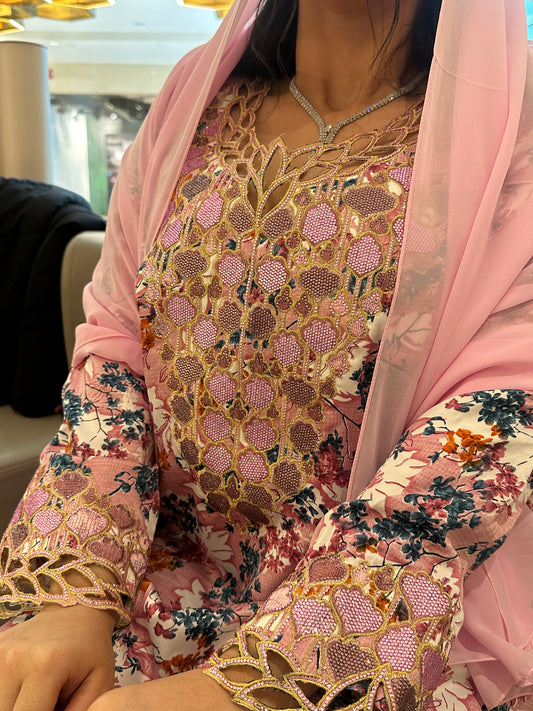 Pink mkhawar with matching while
