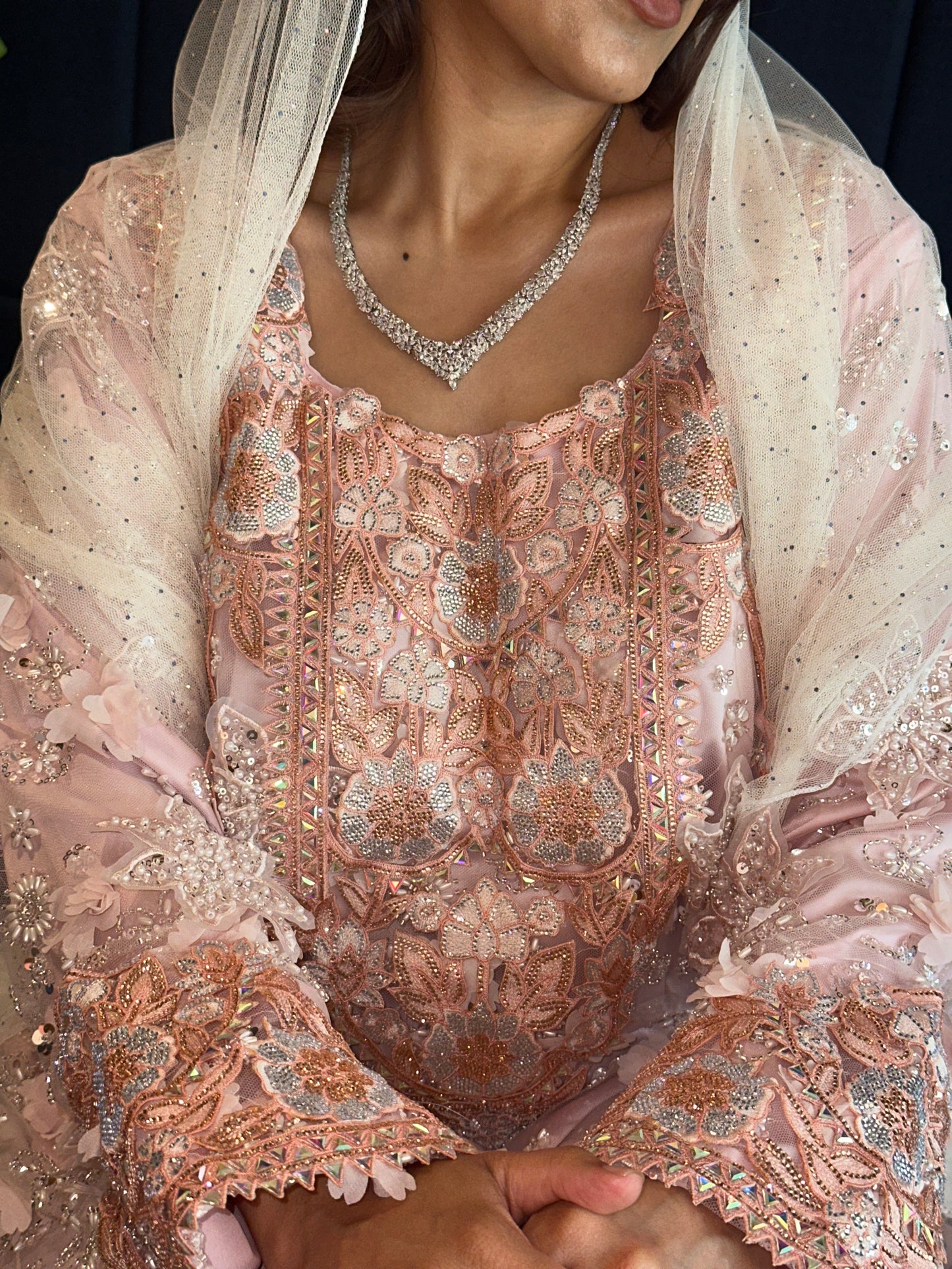 3D handmade mkhwar with with white chiffon Sheila