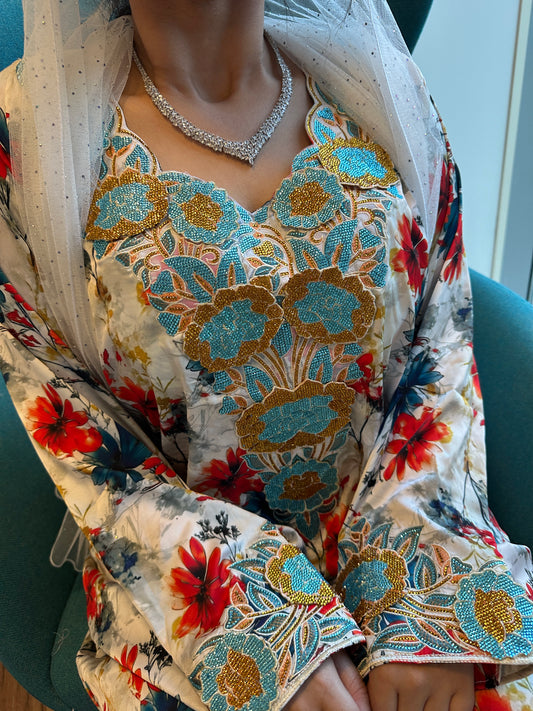 Pure silk blue and red mkhawar 3D