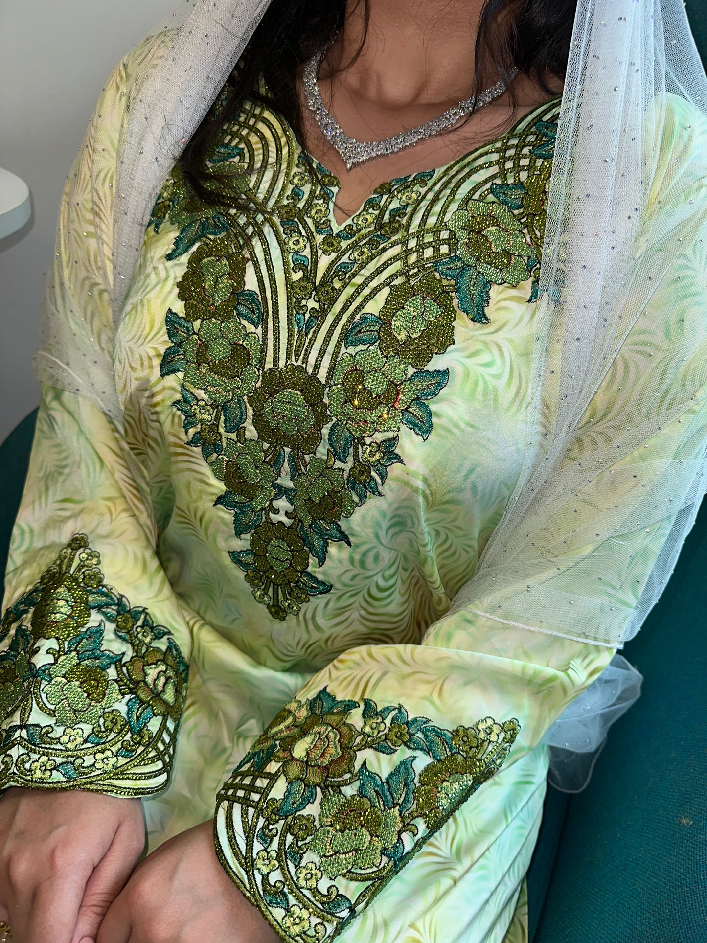 Green mkhawar pure silk with back corset