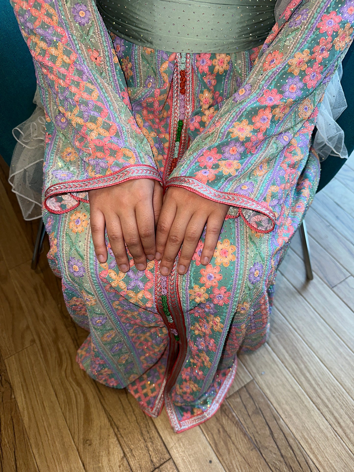 Green Moroccan caftan with belt and chiffon Sheila