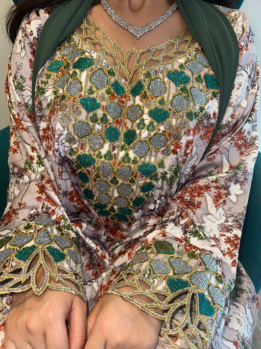 Brown and green mkhawar with matching Shiela