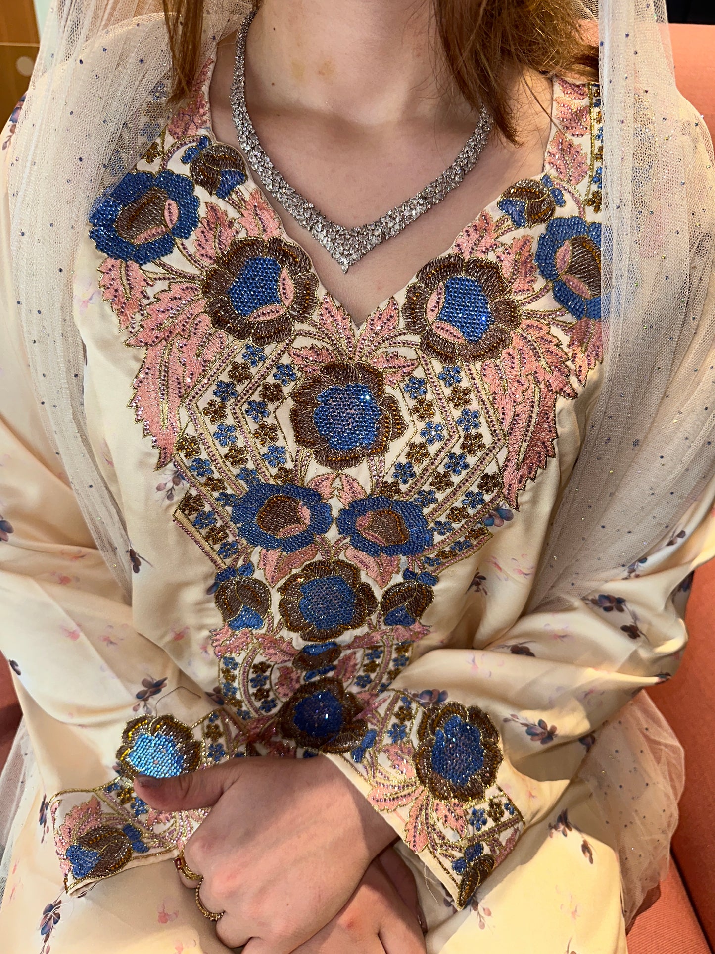 Cream mkhawar with match cream chiffon Shiela