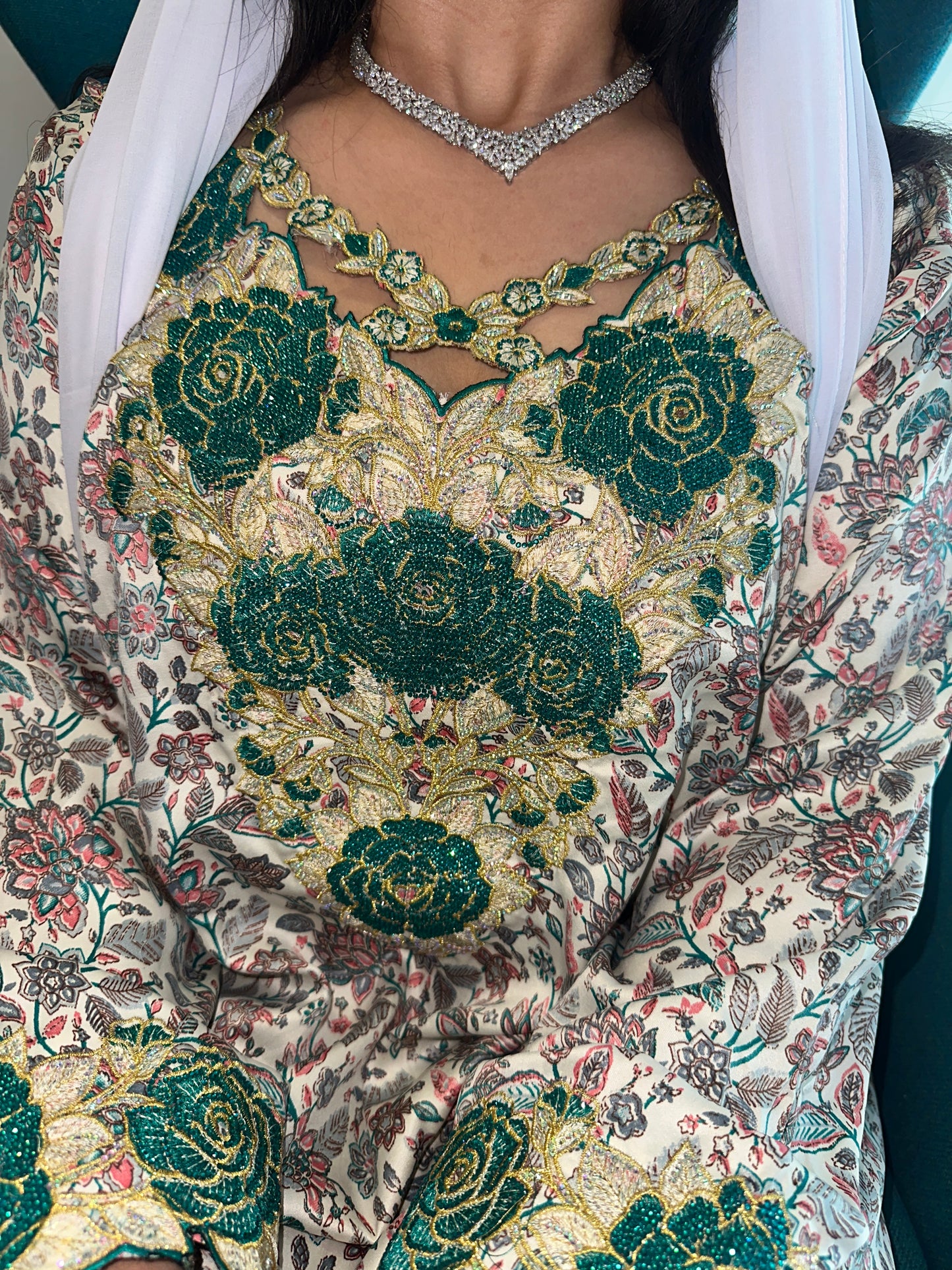 Grey and green mkhawar with matching Shiela