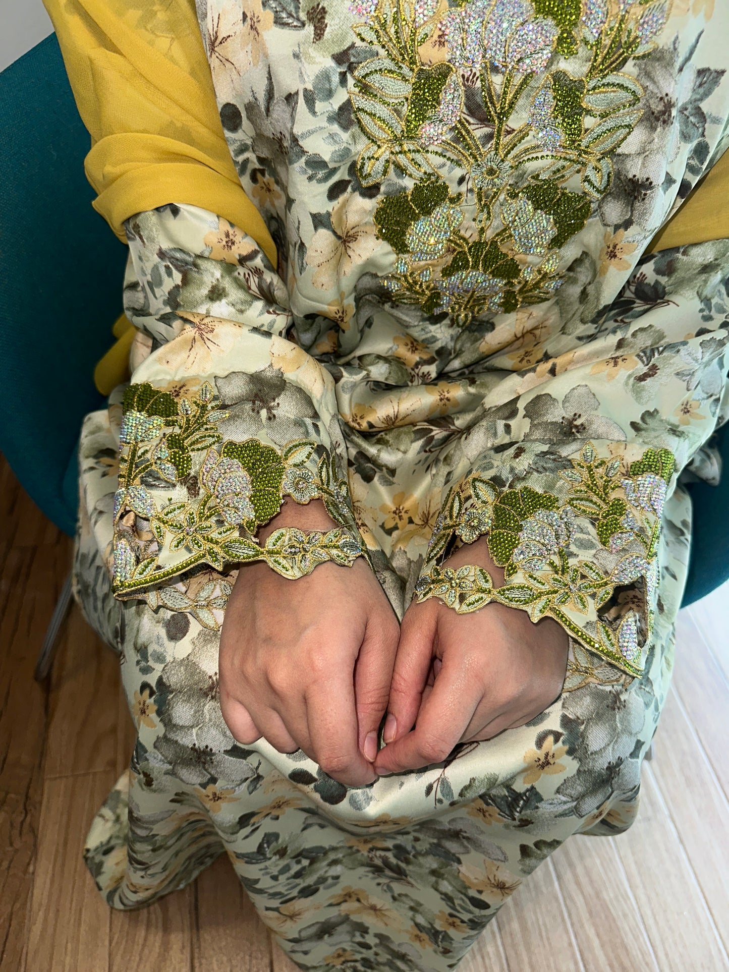 Olive Green mkhawar with matching Shiela