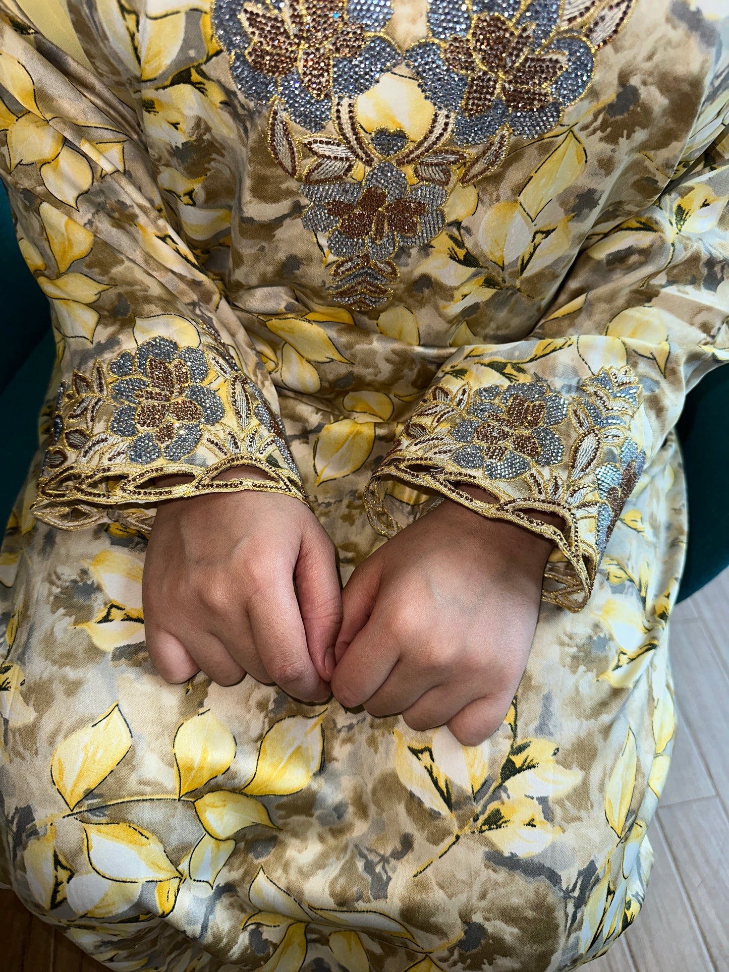Creamy yello mkhawar with matching Shiela