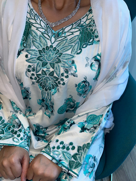 Green and white mkhawar with matching Sheila