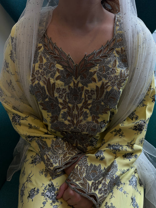 Yellow mkharram mkhawar