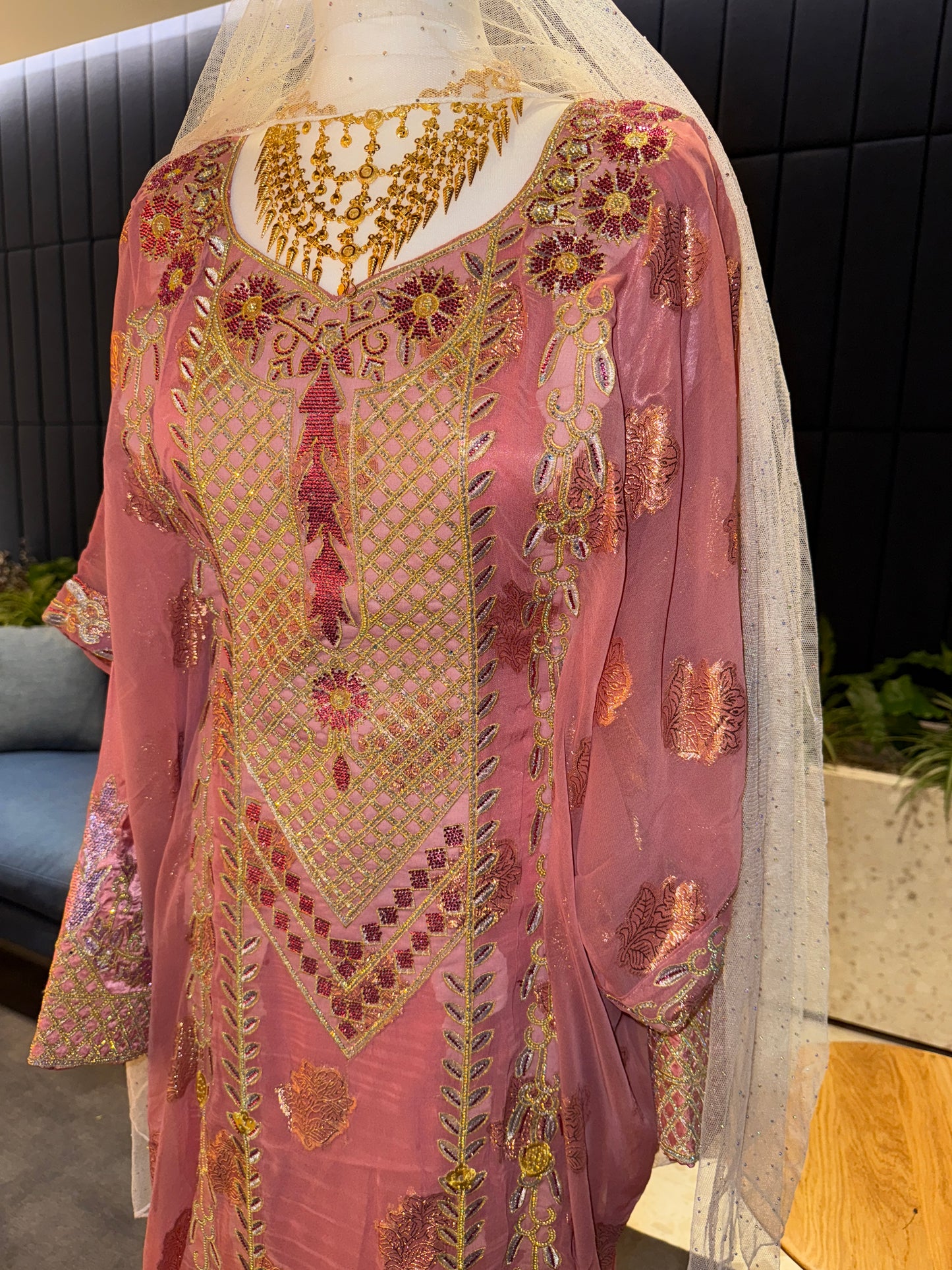 Pink3 Emirati Thobe two pieces with belt inside