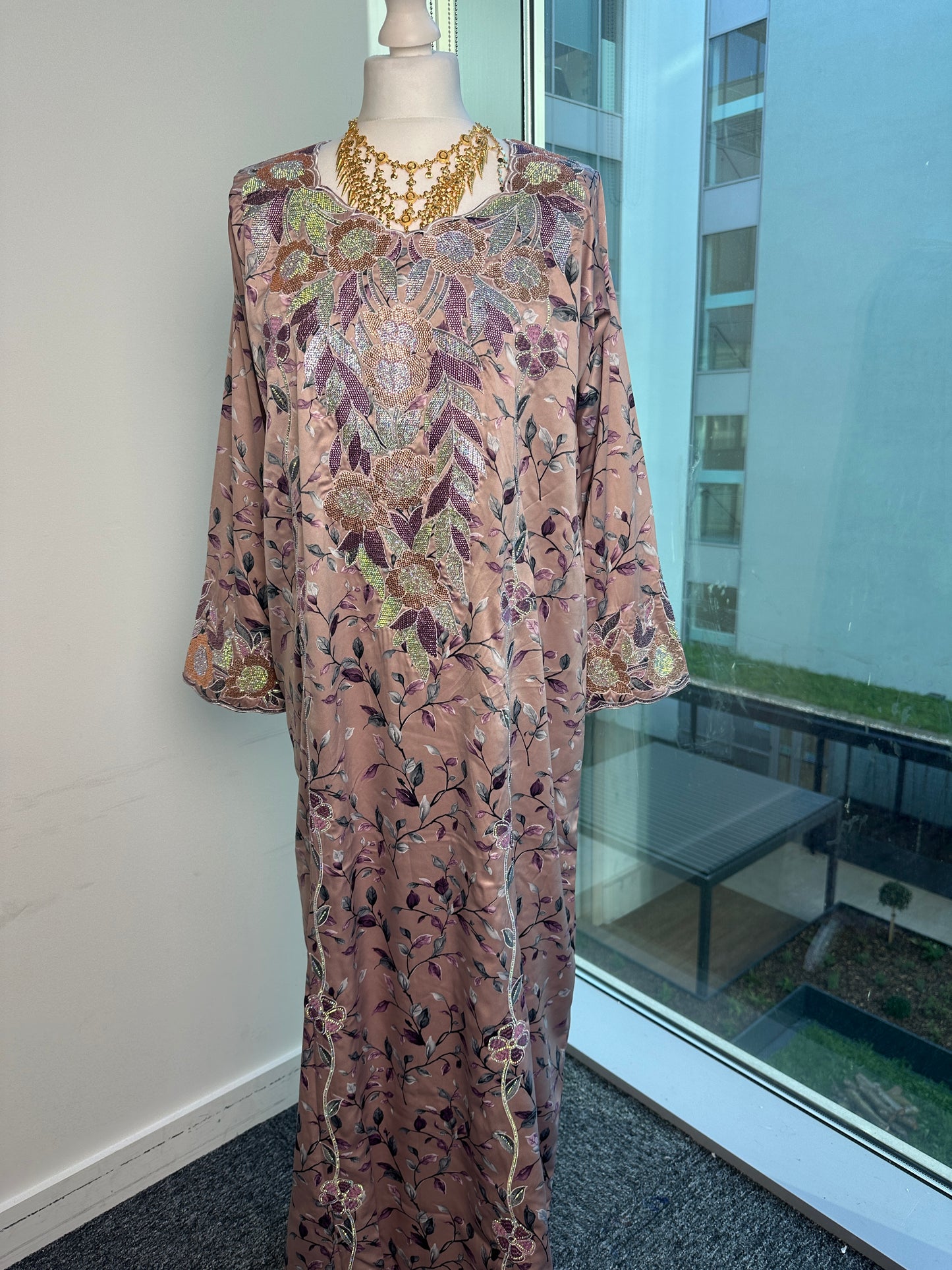 Light pink and purple Mukhawar