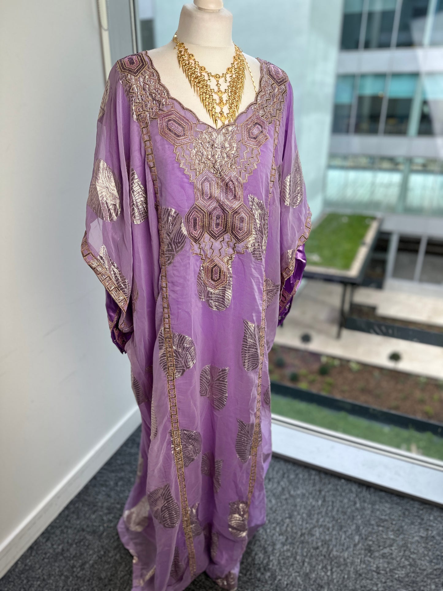 Purple Emirati thobe