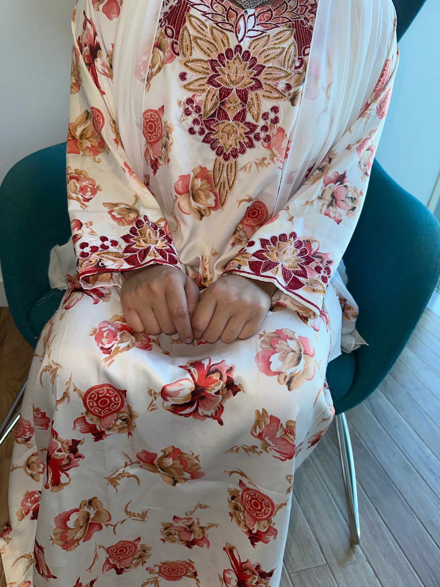 Red mkhawar with matching Shiela