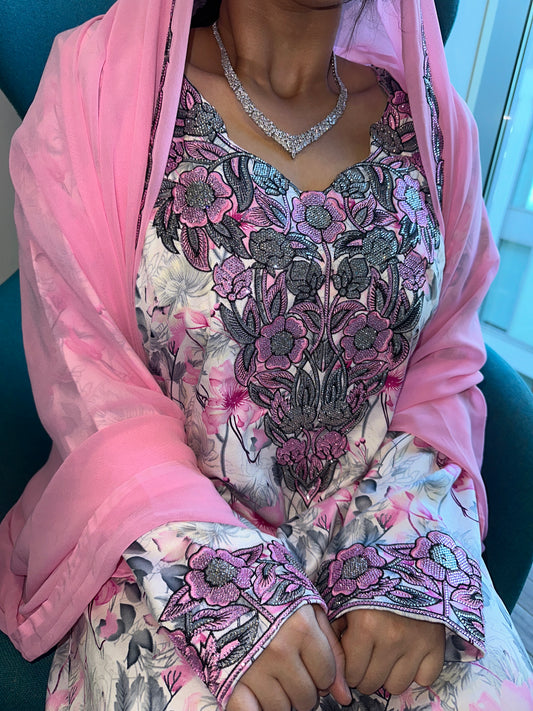 Pink mkhawar with matching big Shiela