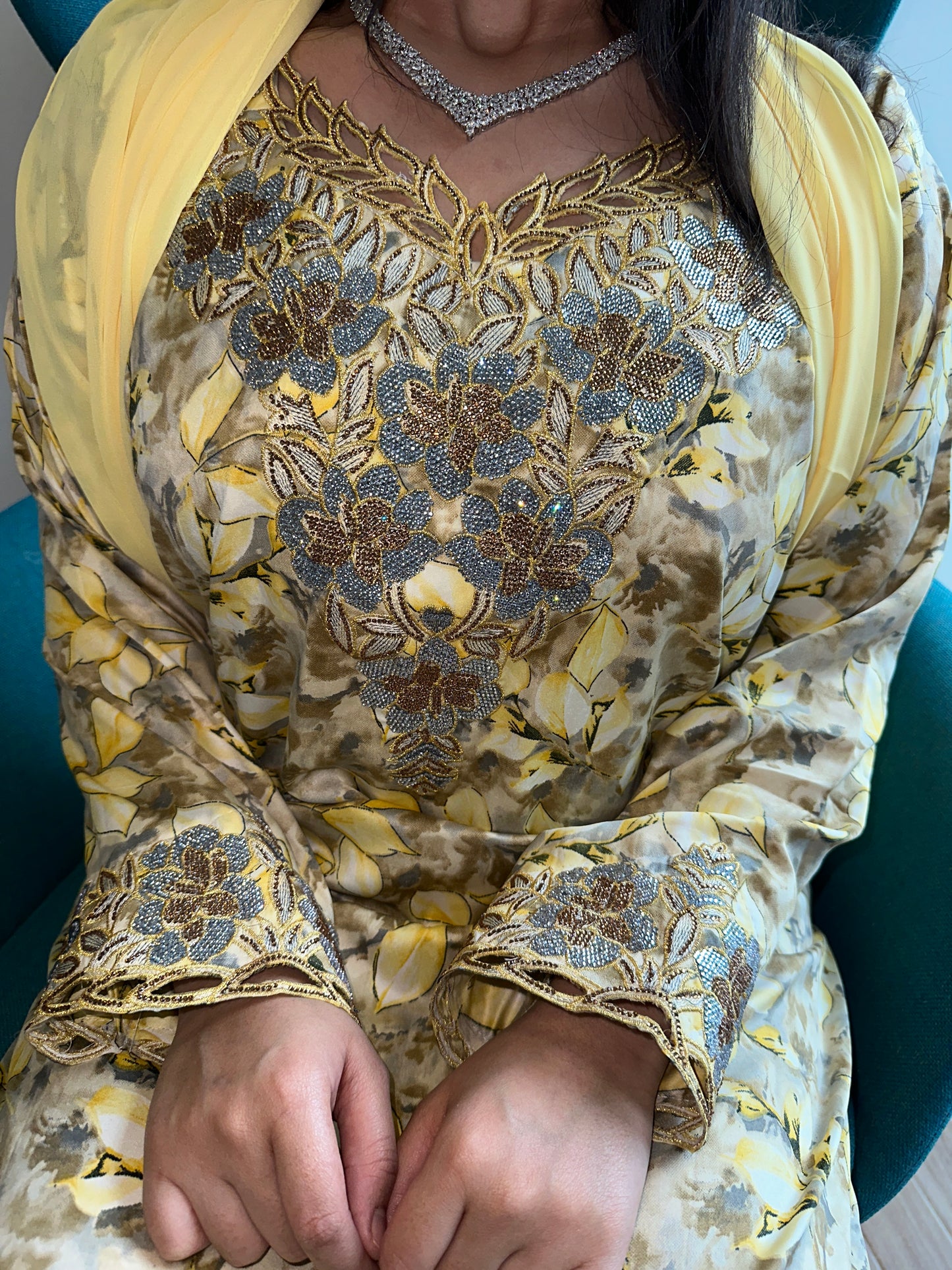 Creamy yello mkhawar with matching Shiela