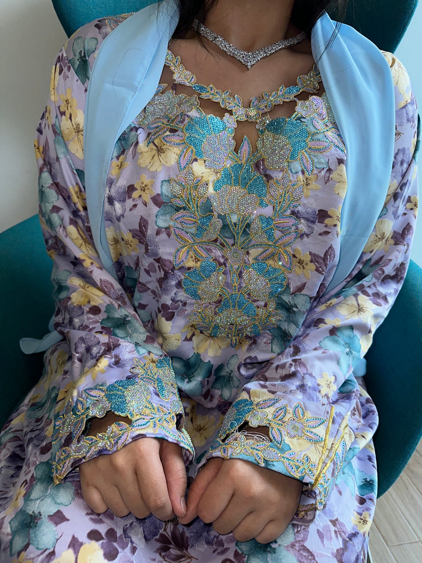 Purple and blue mkhawar with matching Shiela