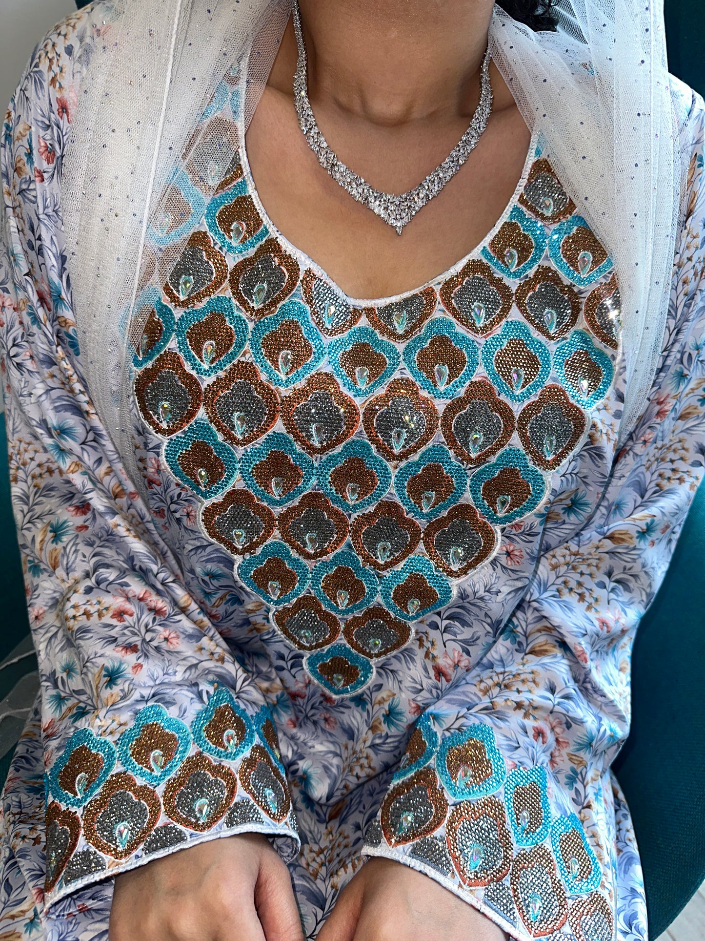 Indonesian silk mkhawar
