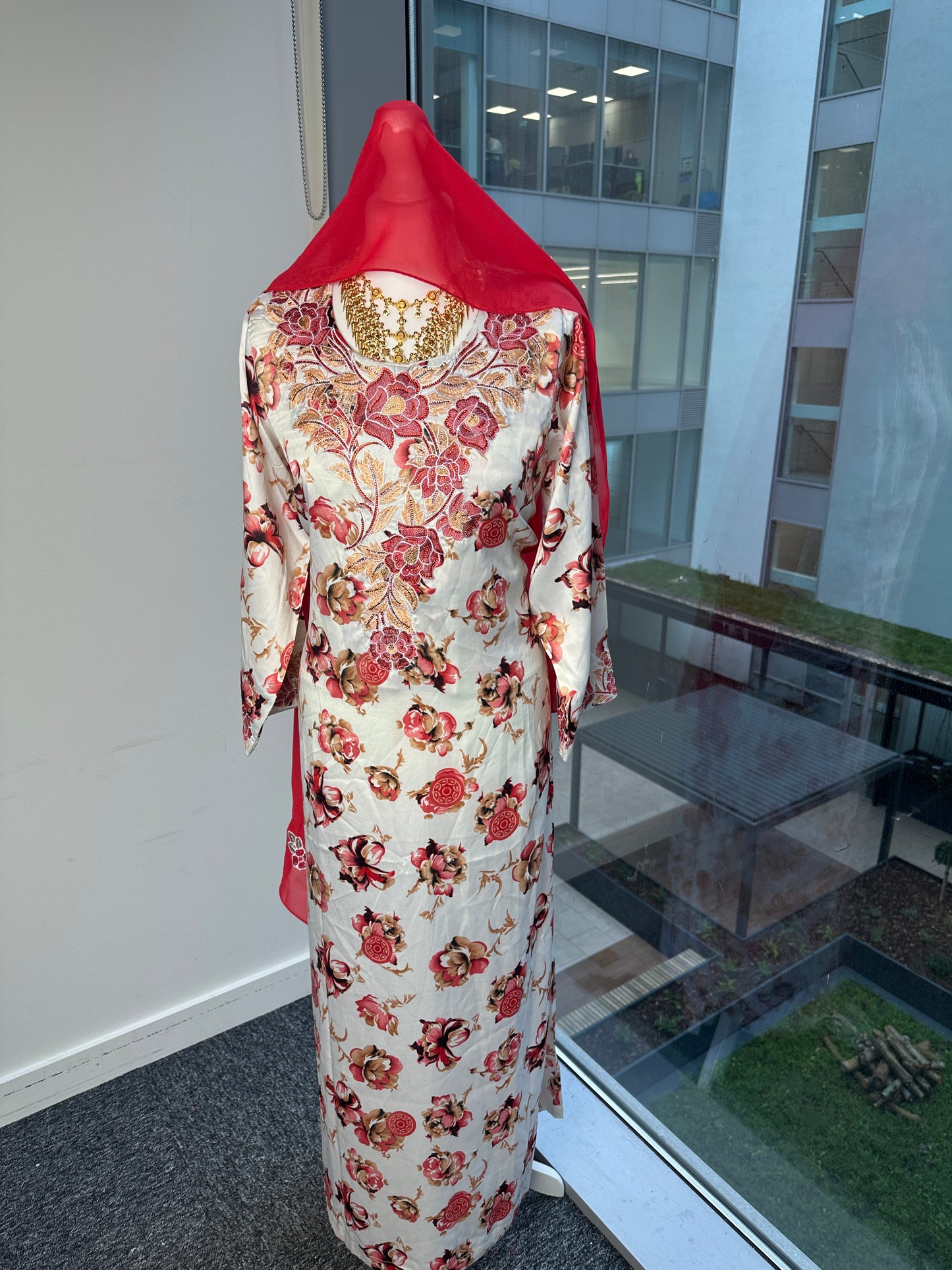 Red and white Mukhawar with matching Sheila