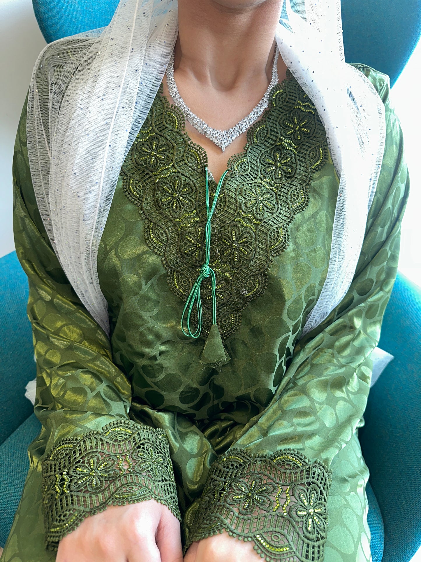 Olive green mkhawar with lace with back corset