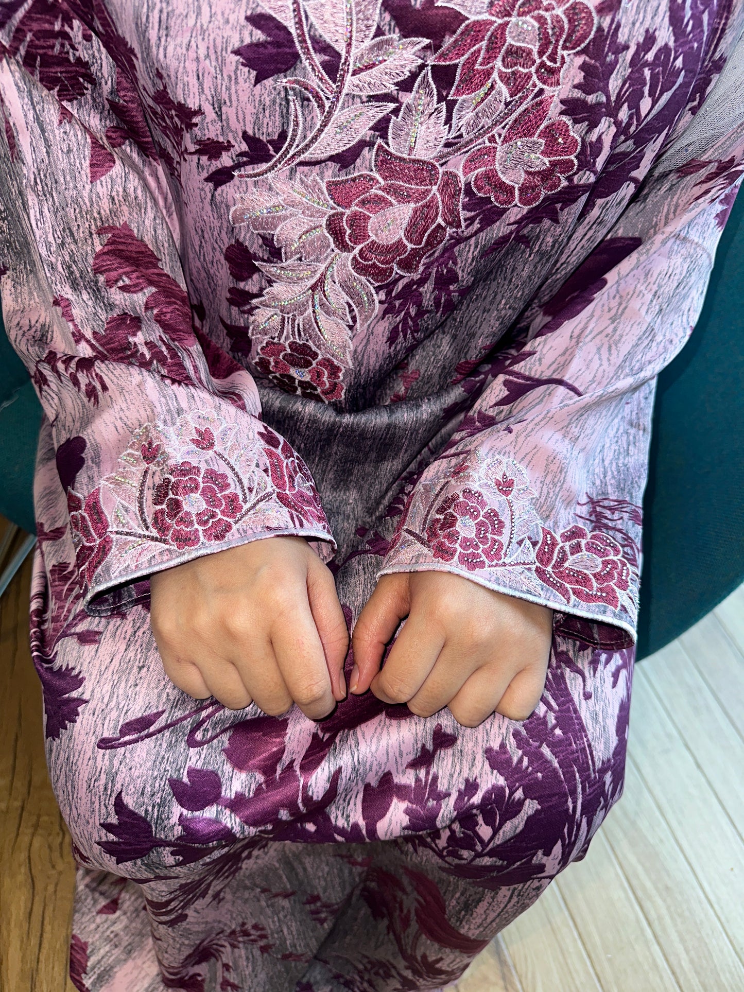 Purple and pink mkhawar