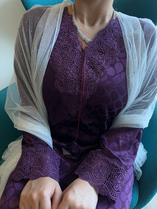 Purple mkhawar with lace