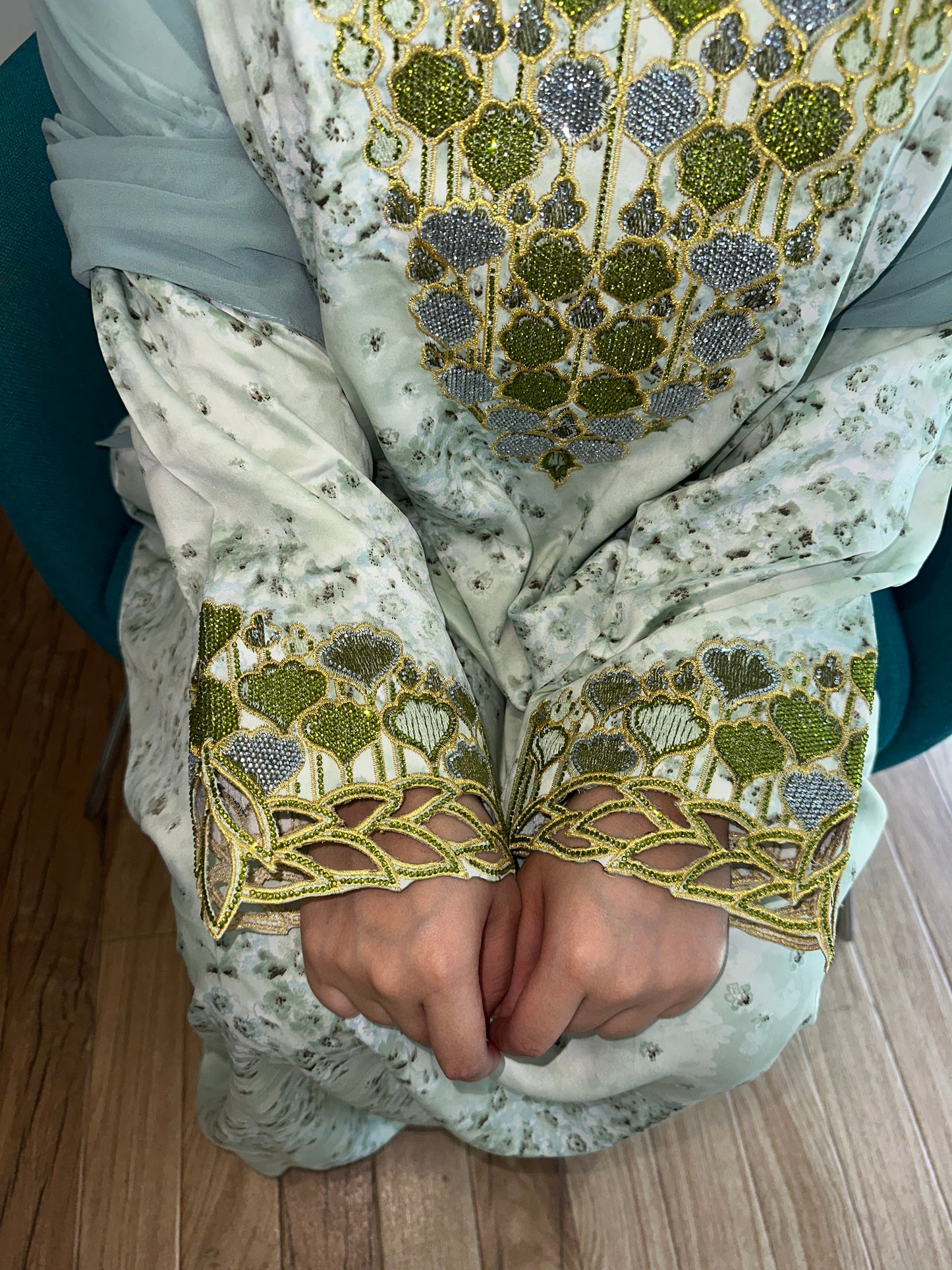 Green mkhawar with matching Shiela