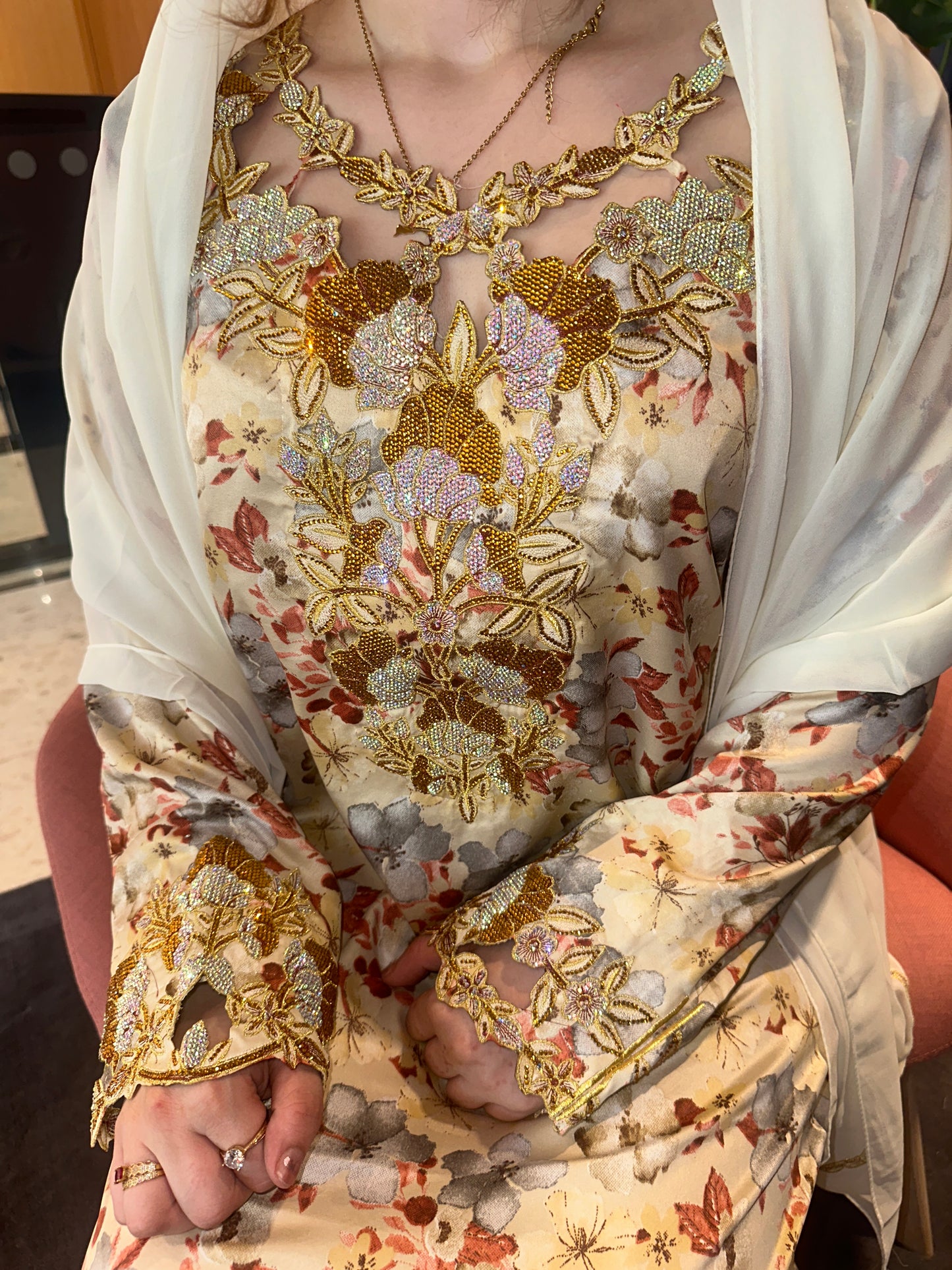 Cream mkhawram mkhawar with matching Shiela