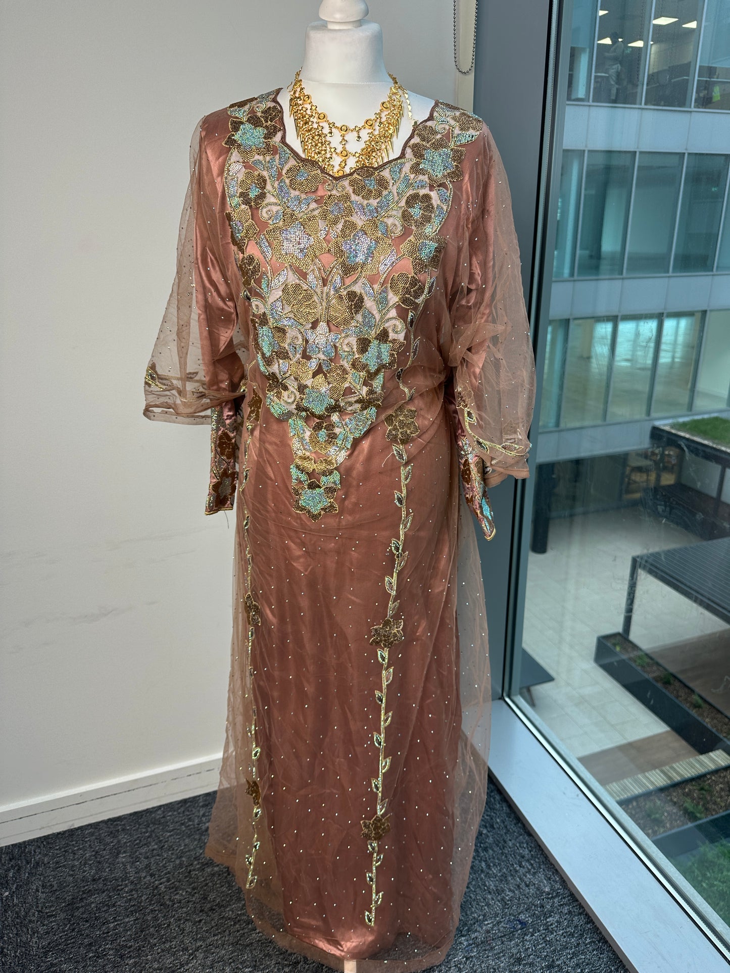 Rose gold Emirati thobe with belt