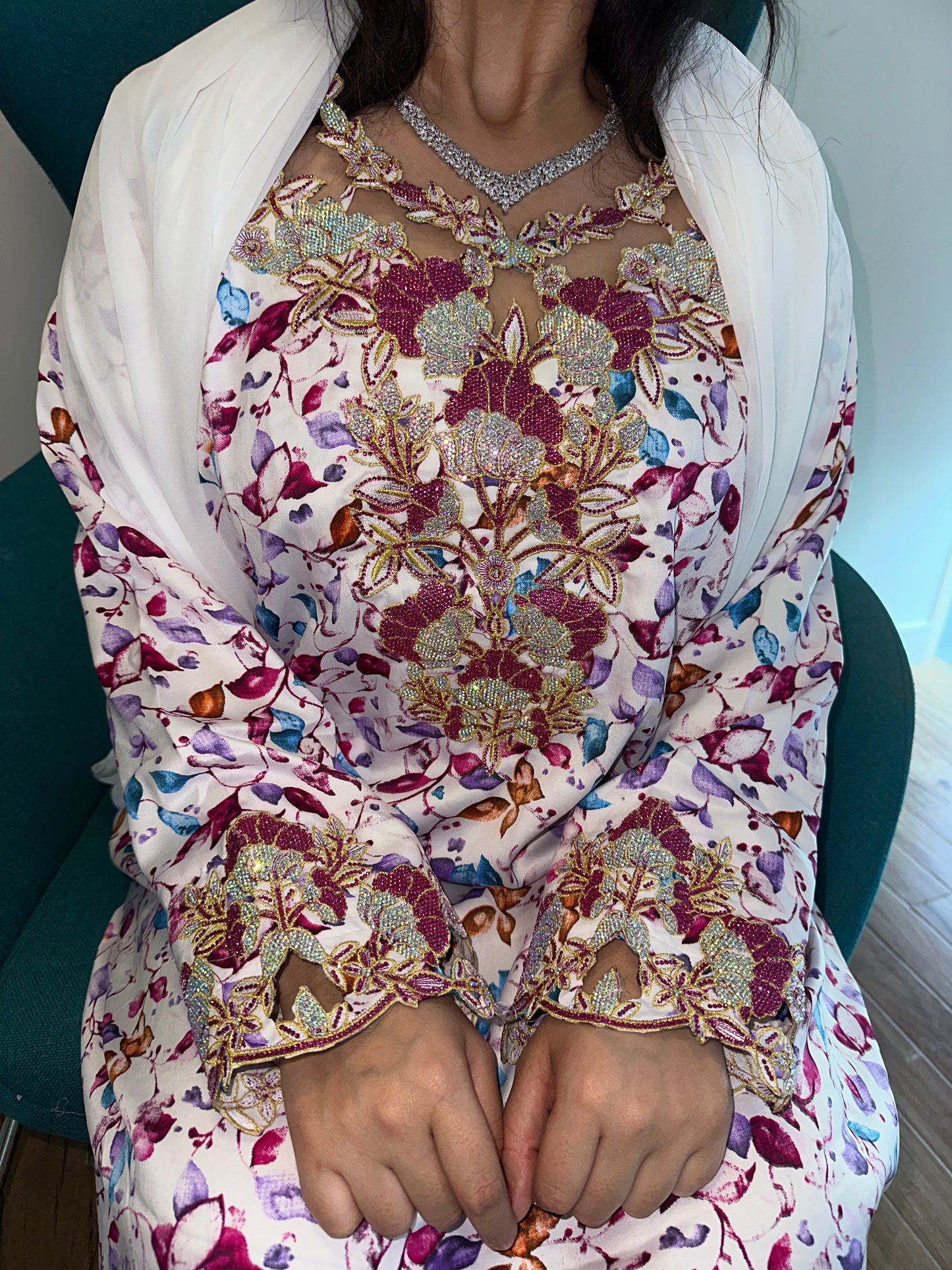Pink5 and white mkhawar with matching Shiela
