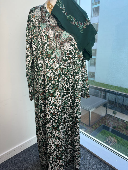 Forest green Mukhawar with matching Sheila