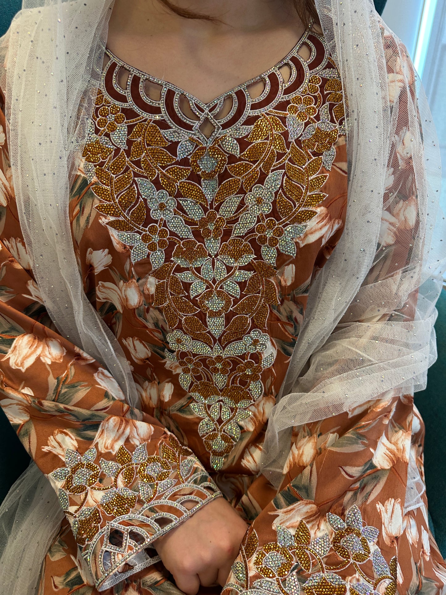 Brown mkhawar