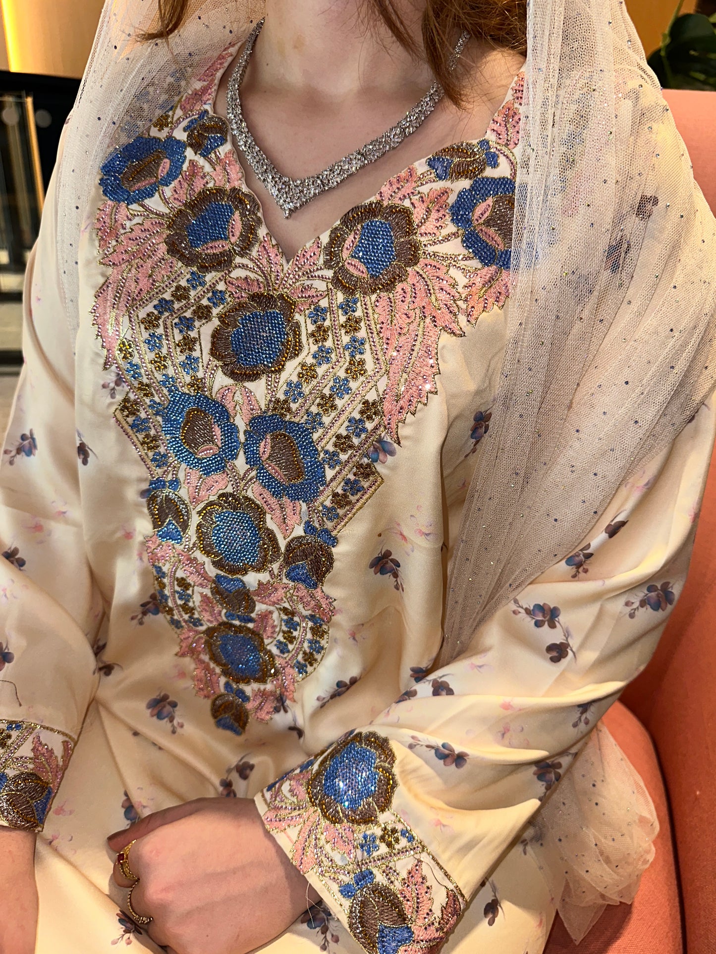 Cream mkhawar with match cream chiffon Shiela