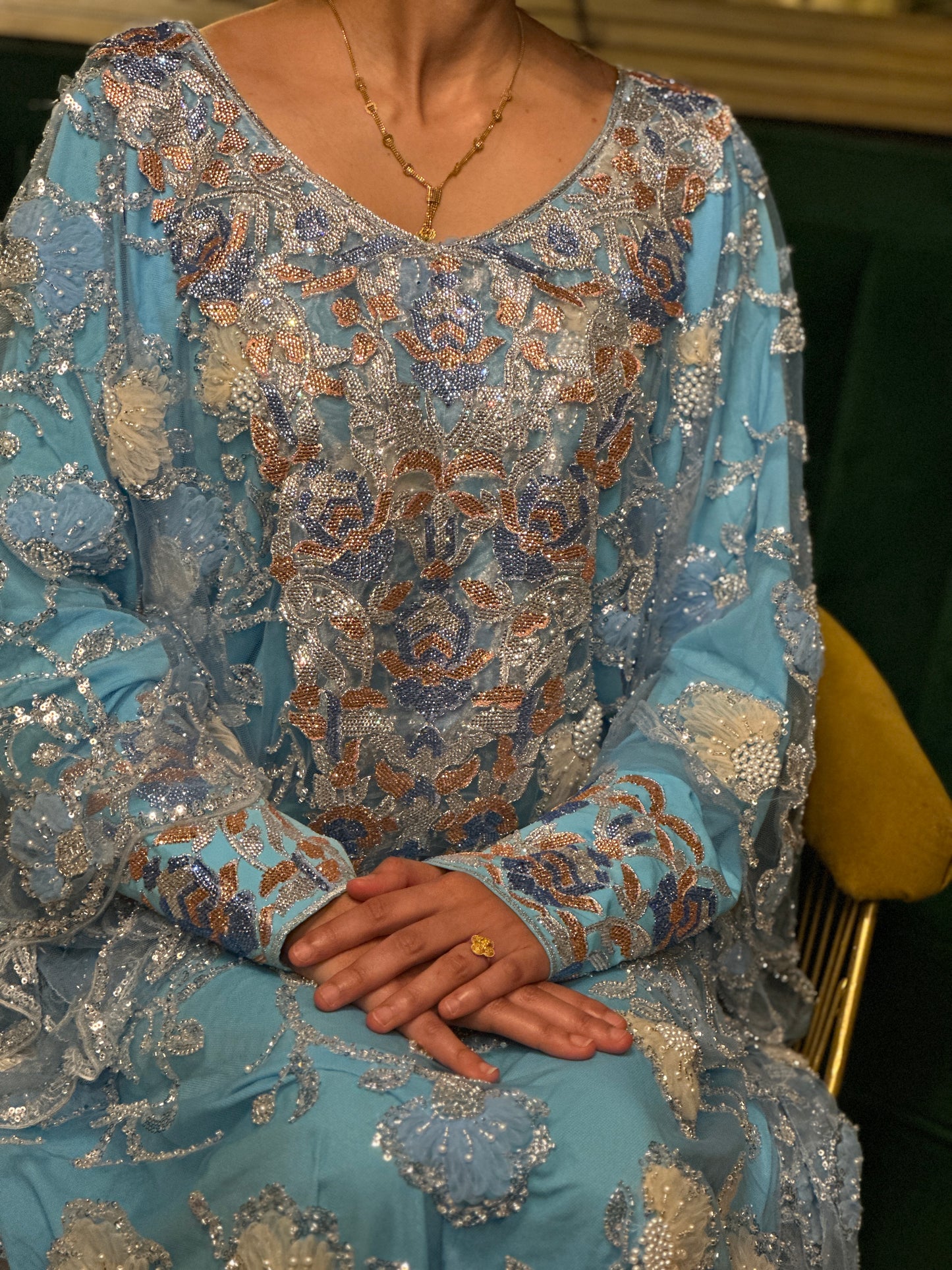 Fully handmade Emirates Thobe, two pieces with cream chiffon Sheila