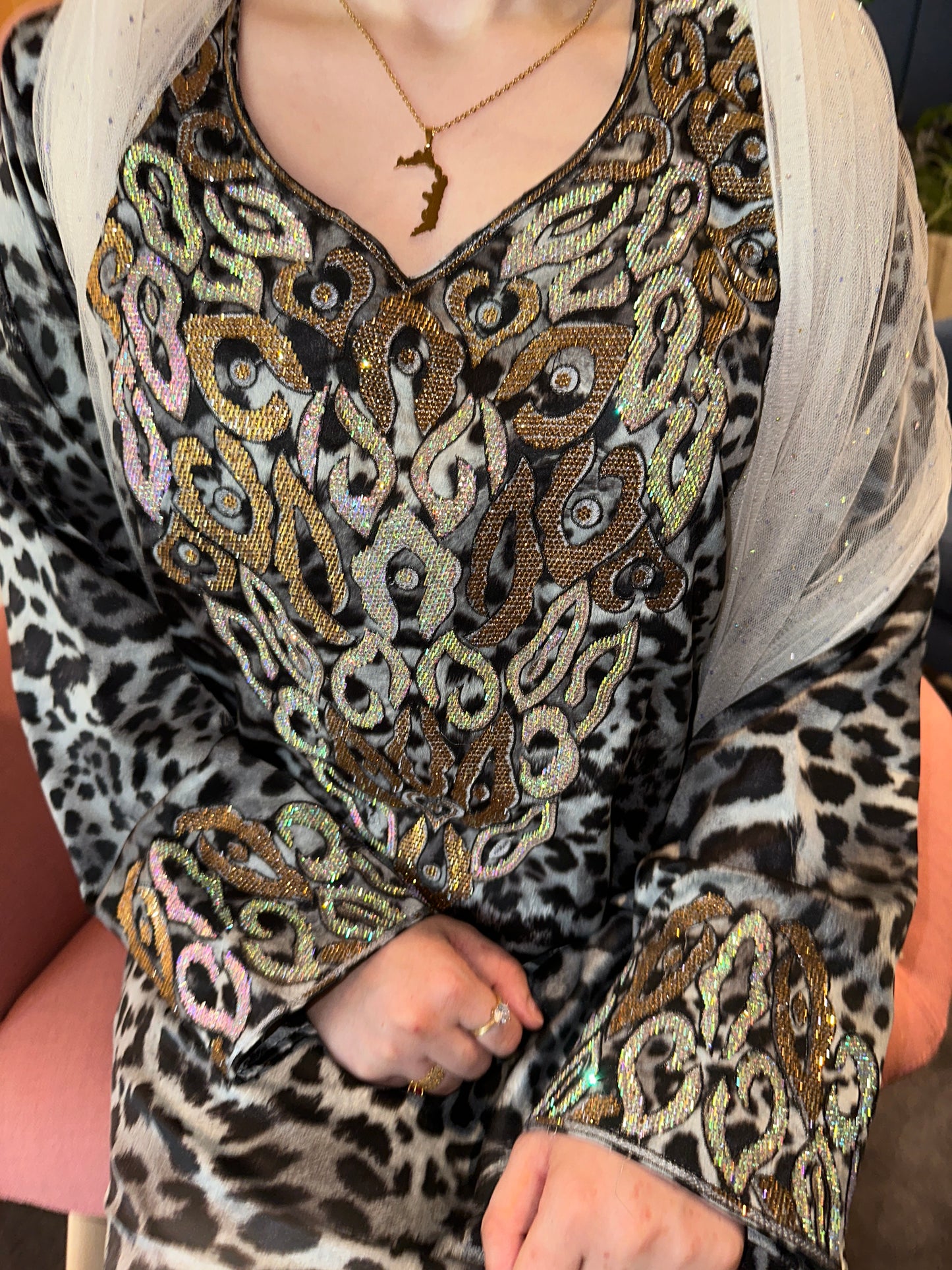 Black Tiger mkhawar with corset back