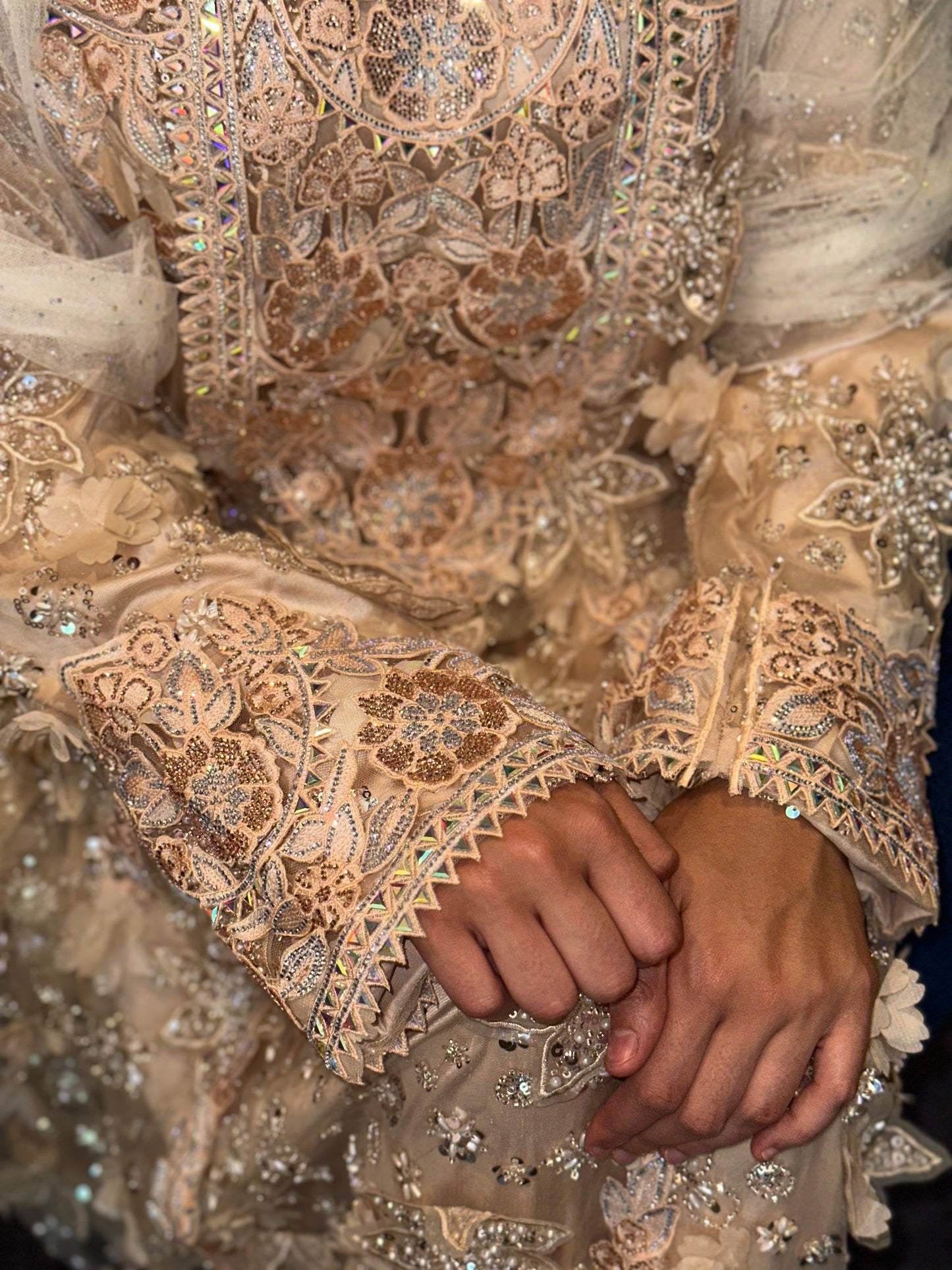 3D handmade mkhwar with with white chiffon Sheila