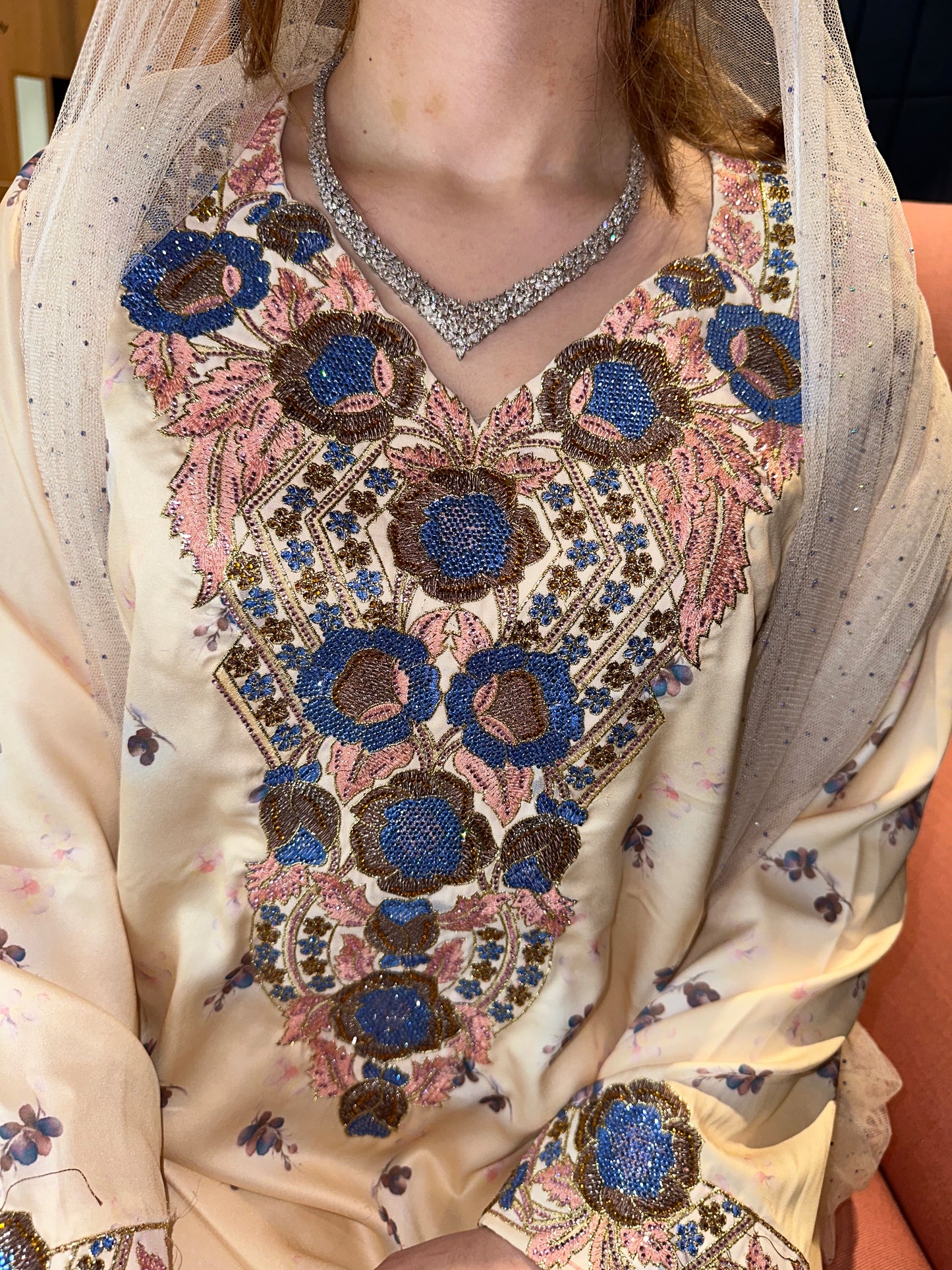 Cream mkhawar with match cream chiffon Shiela