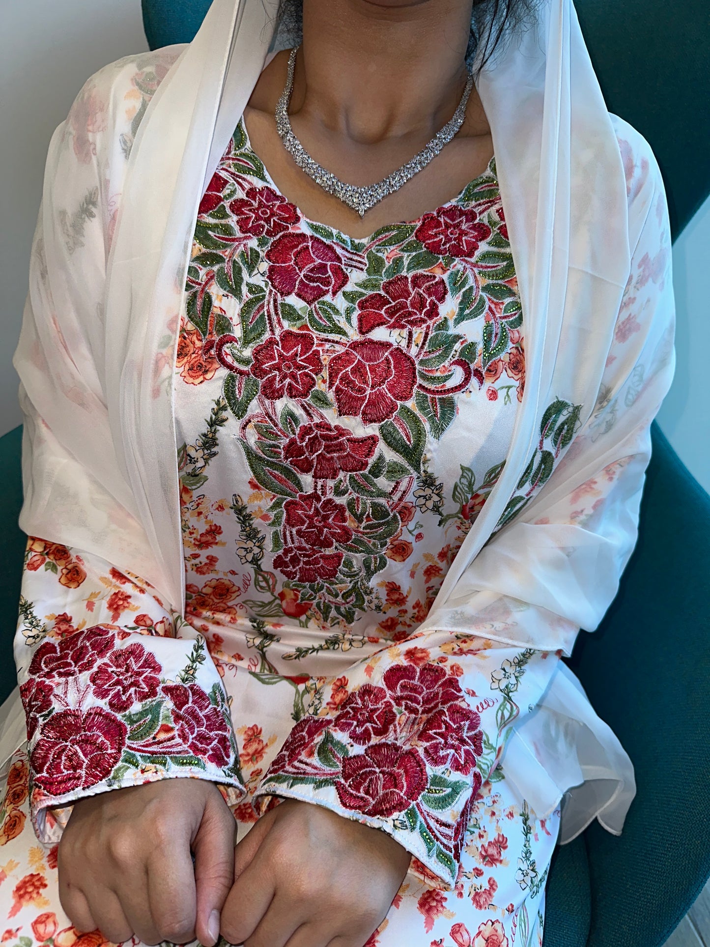 Red and white mkhawar with matching Shiela