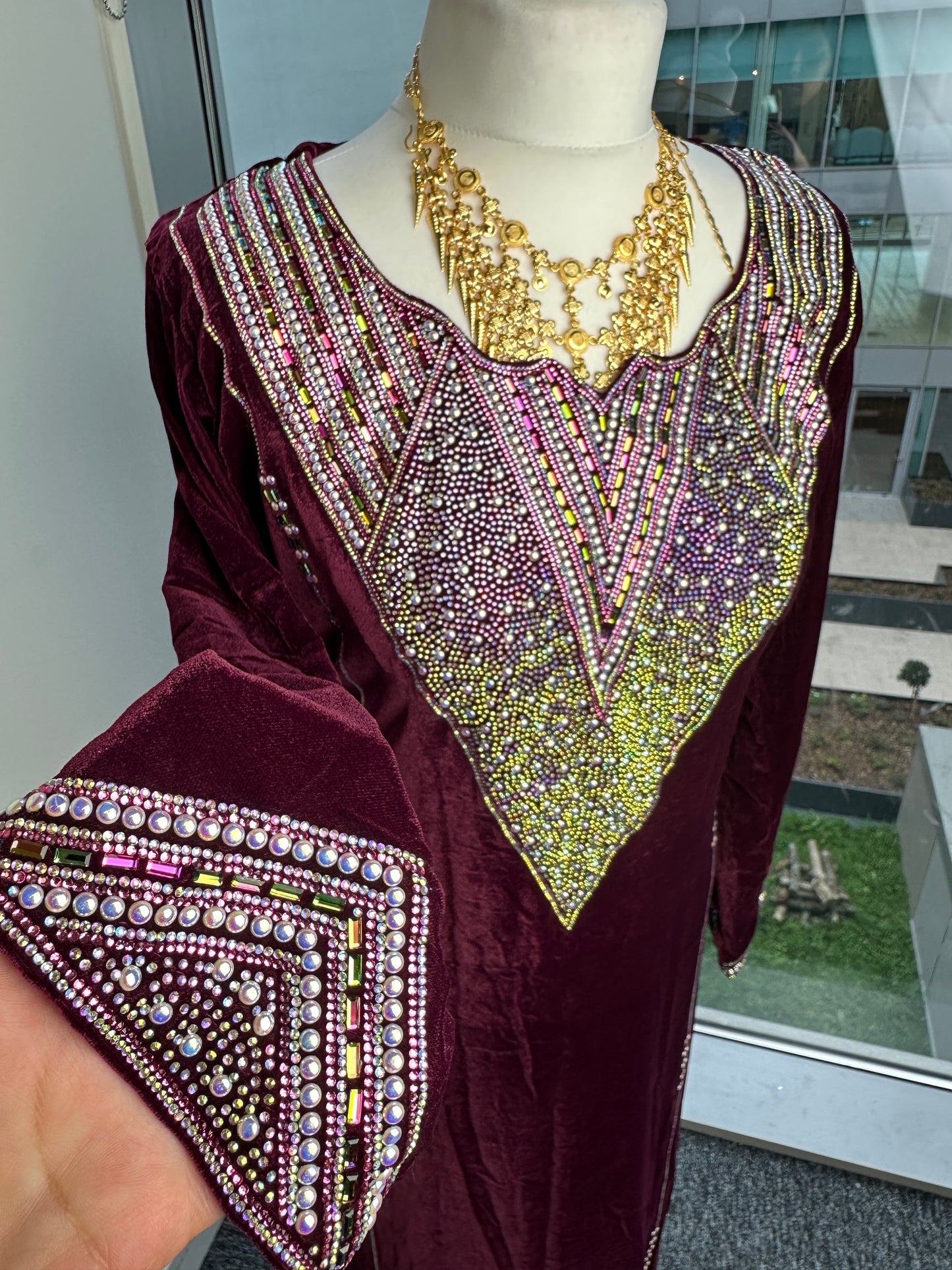 Burgundy velvet Mukhawar