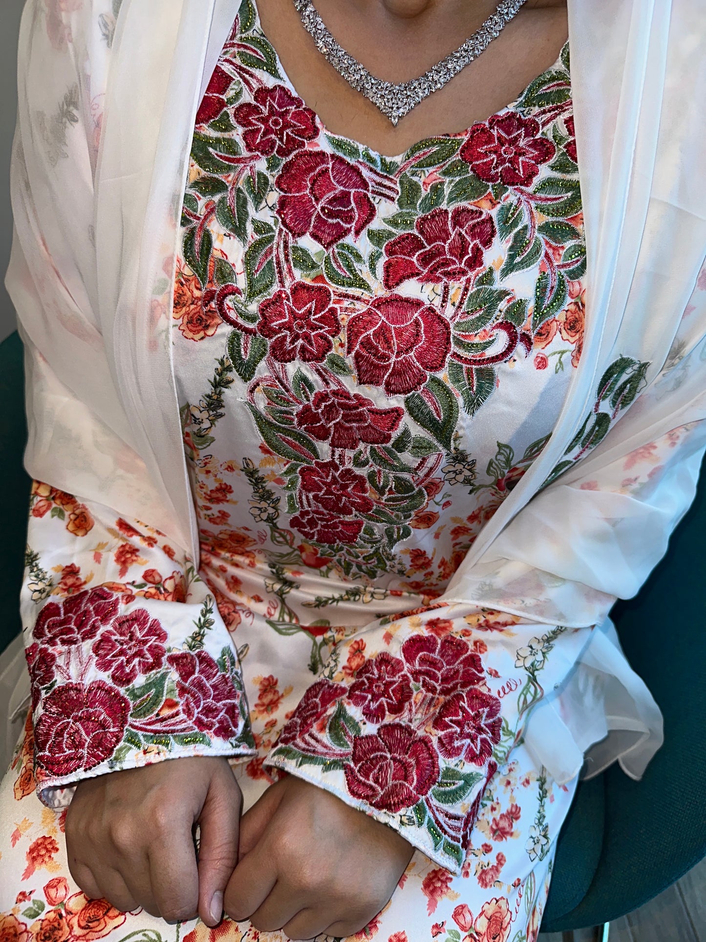 Red and white mkhawar with matching Shiela