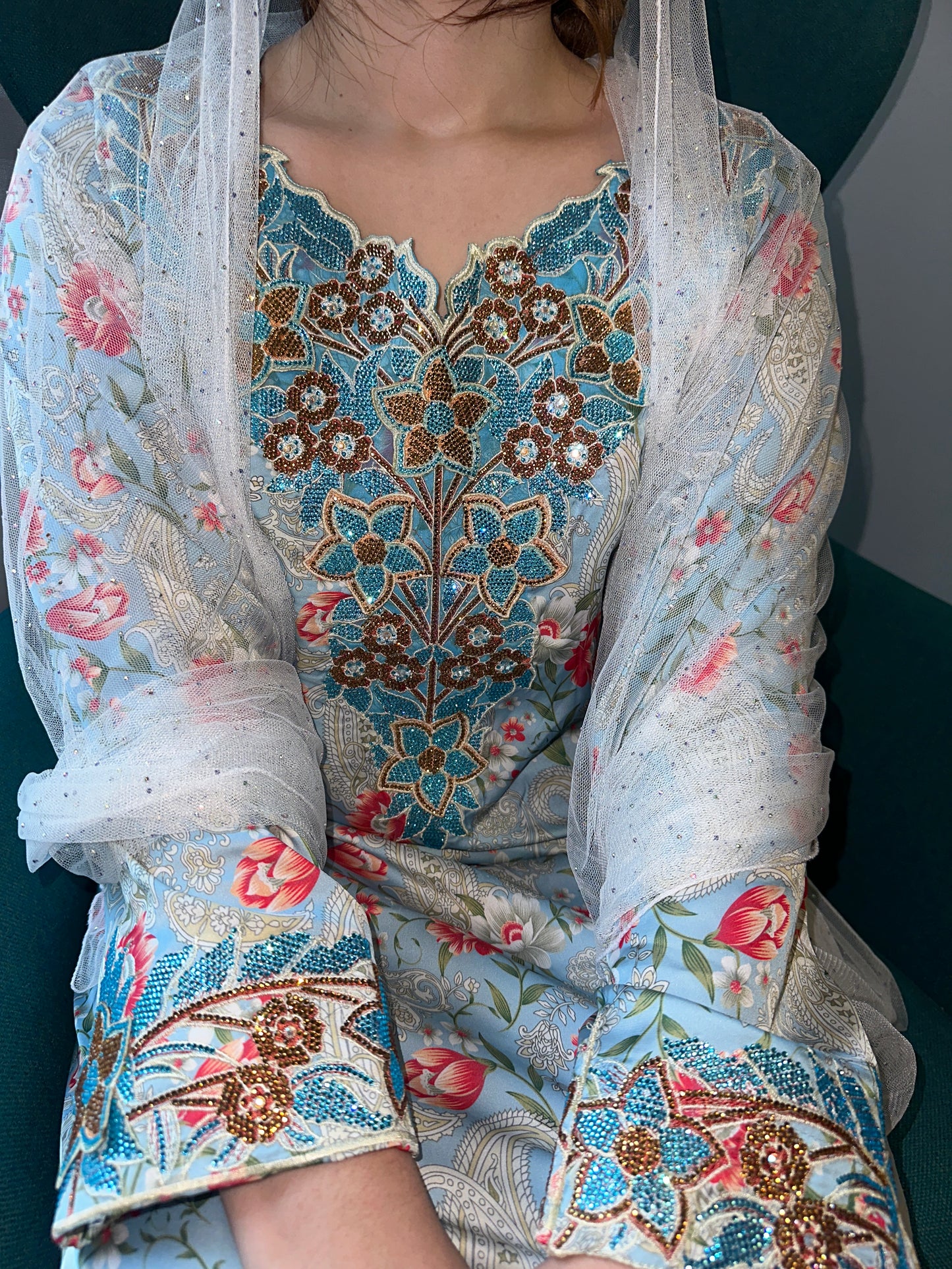 Turquoise pure silk and 3D mkhawar