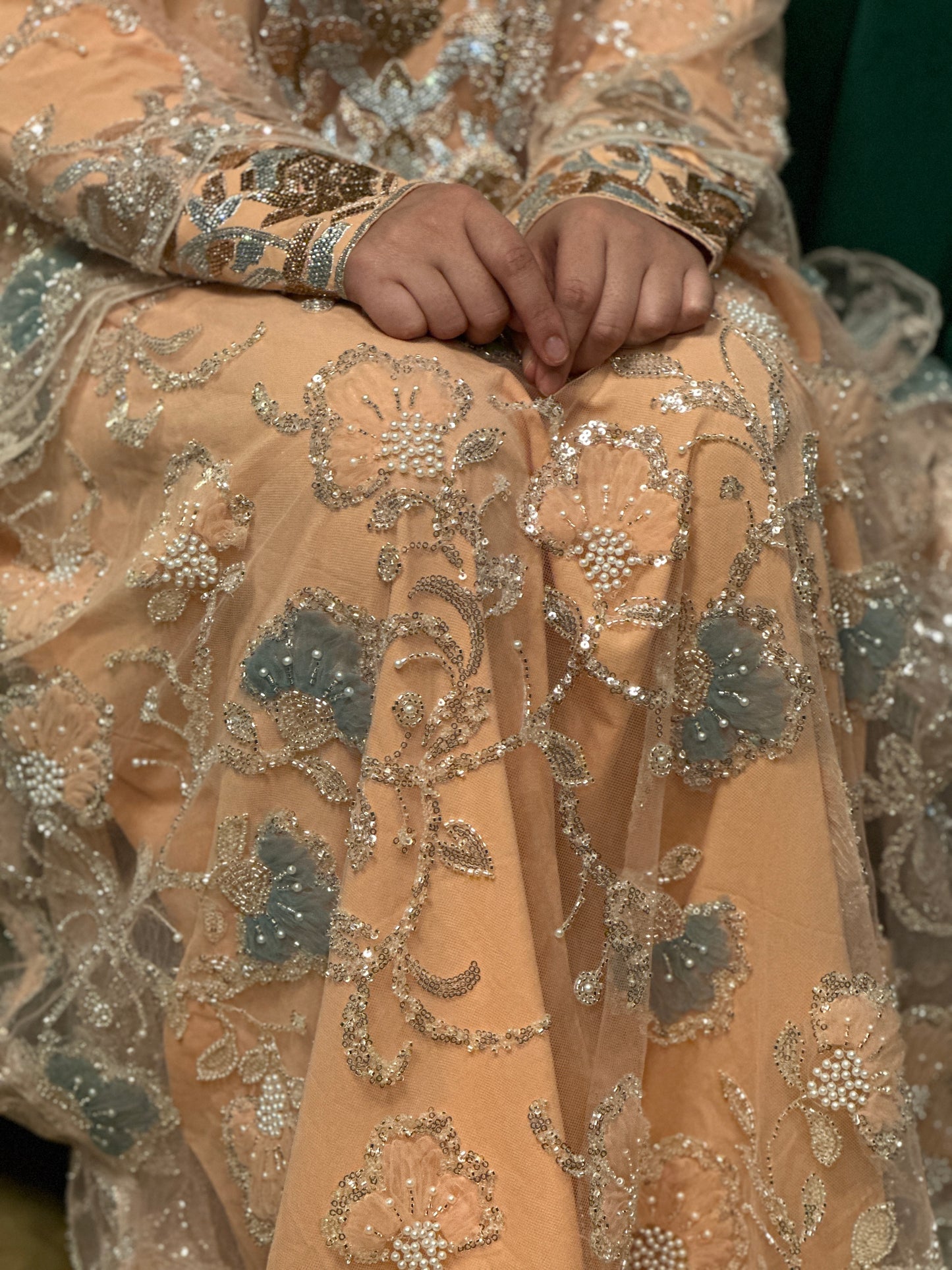 Fully handmade Emirates Thobe, two pieces with cream chiffon Sheila