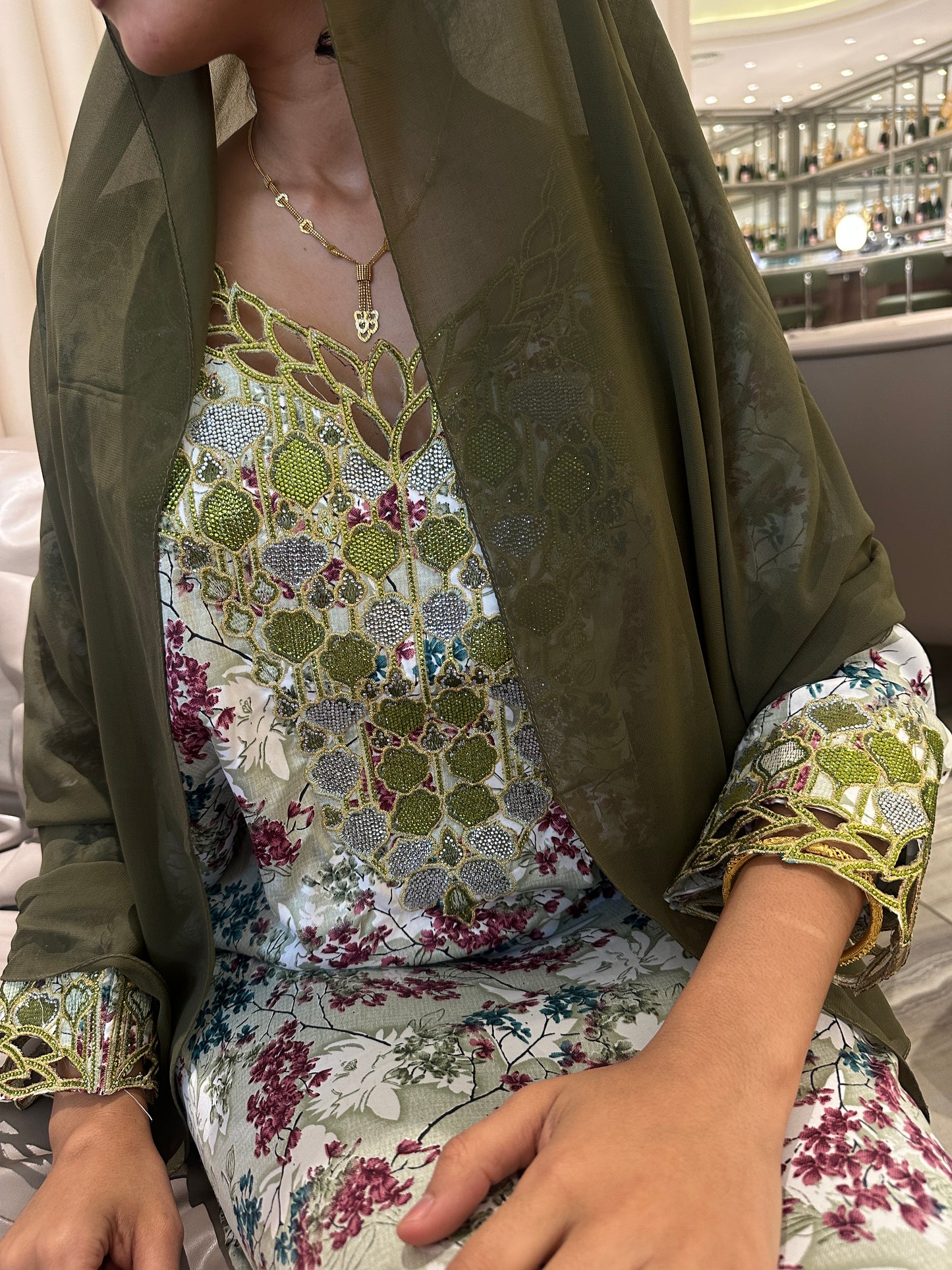 Olive green mkhawar with matching Shiela