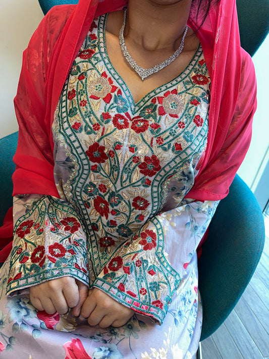 Red and purple mkhawar with big matching Shiela