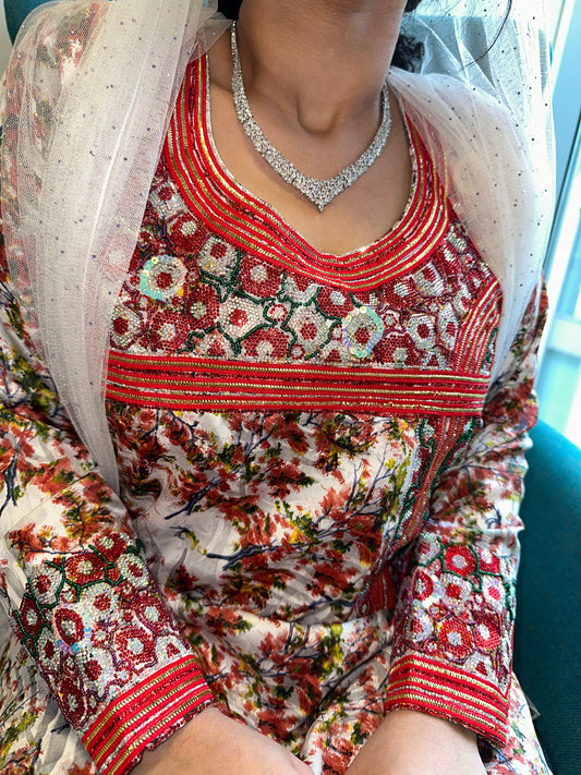 Red mkhawar with Arabic sleeves