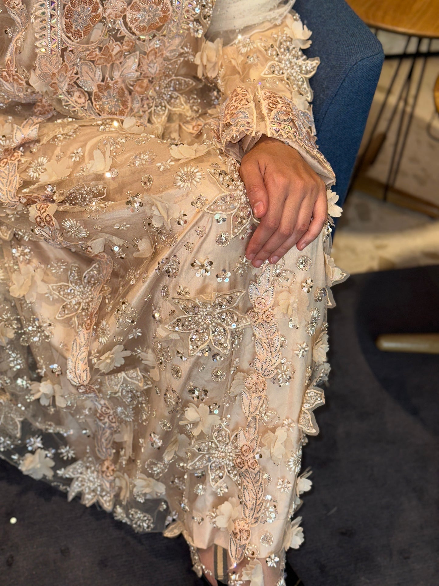 3D handmade mkhwar with with white chiffon Sheila